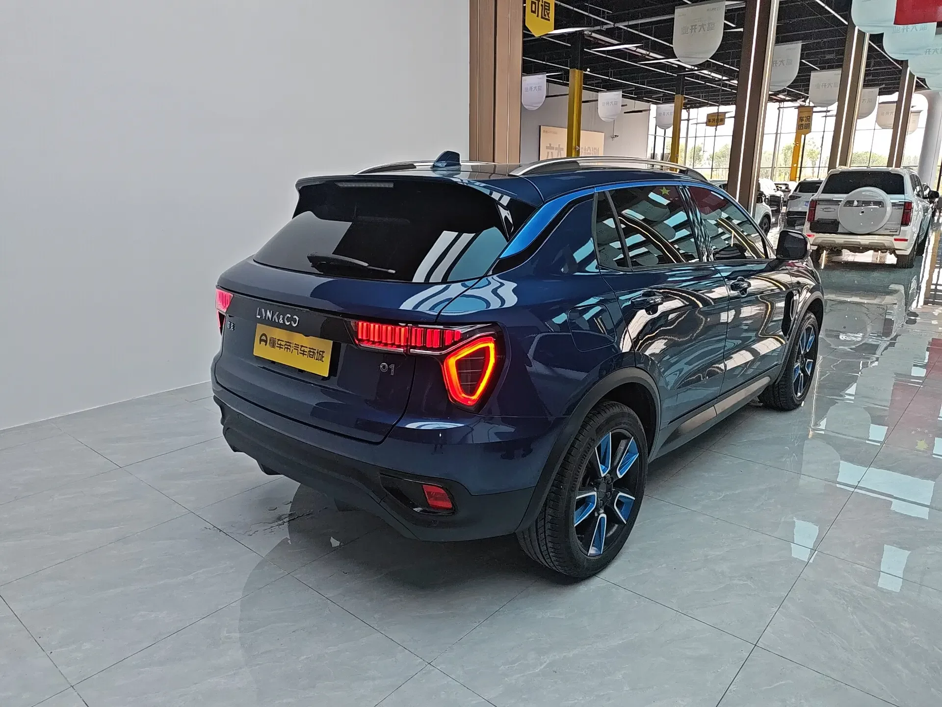 Lynk & Co 01