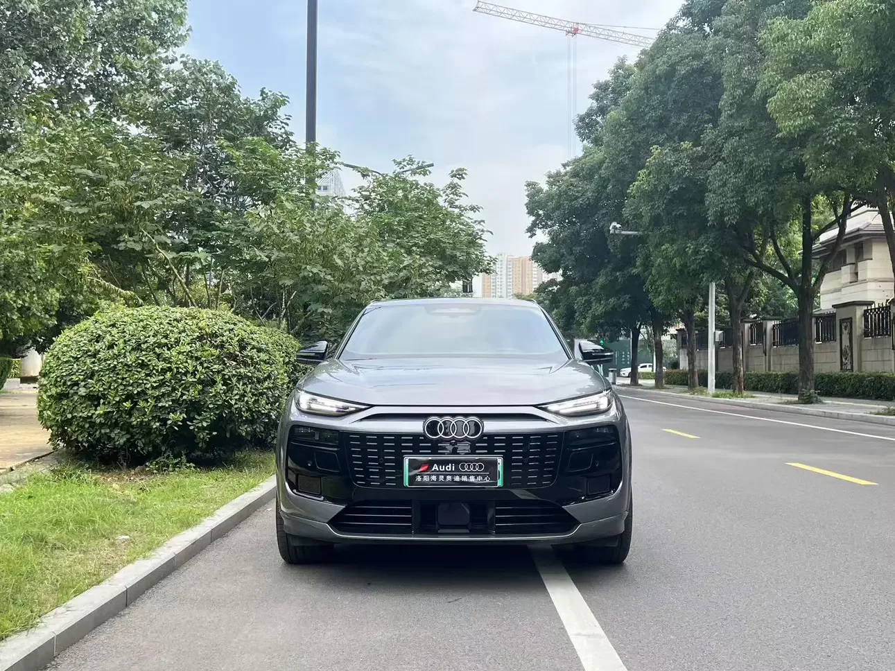 Audi Q6L e-tron
