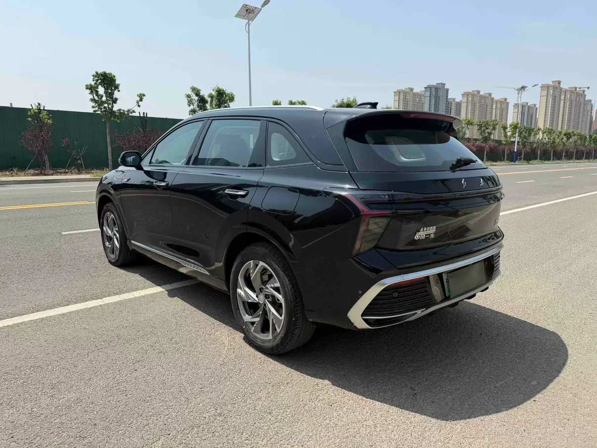 Hongqi HS3 PHEV