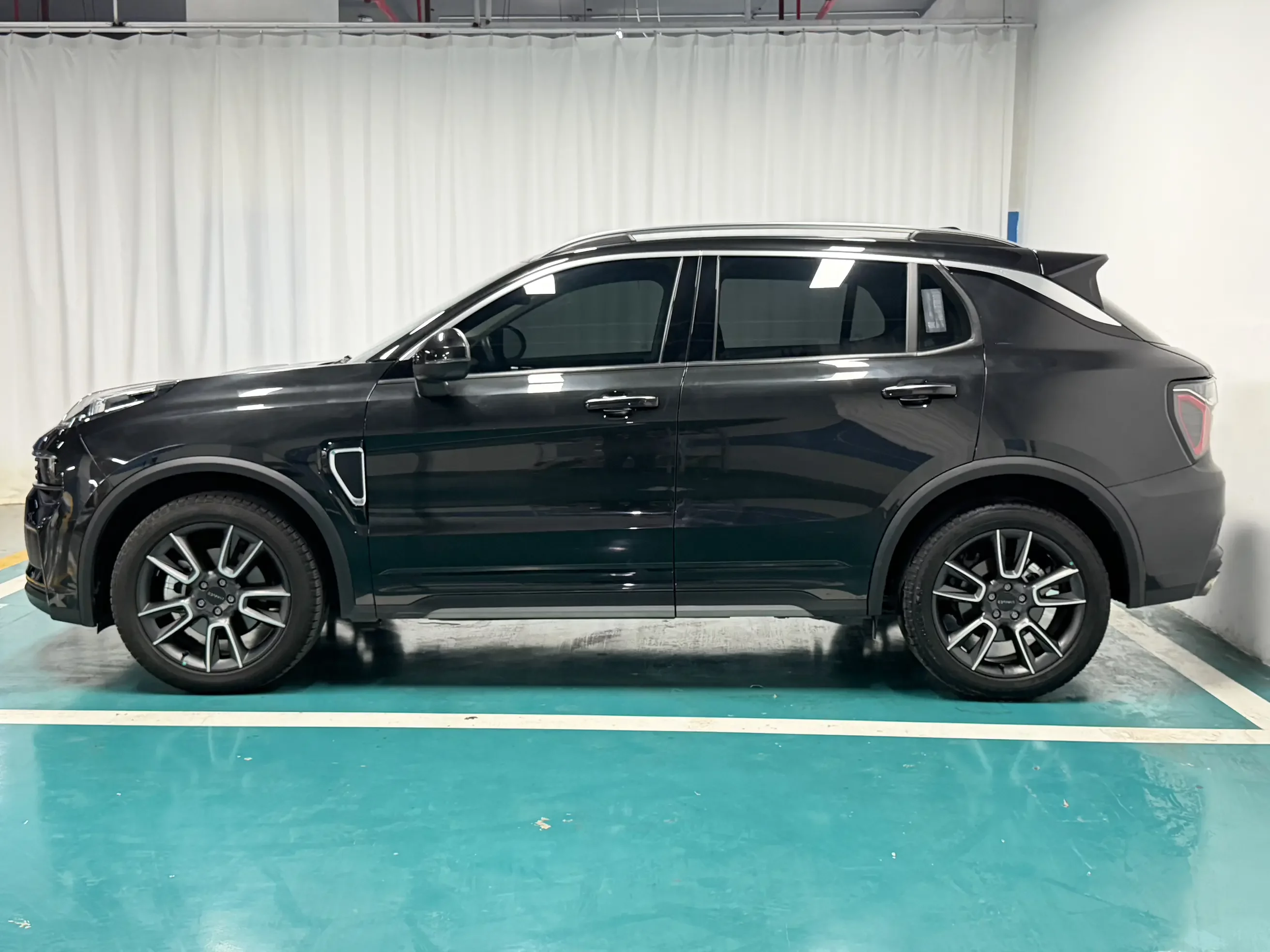 Lynk & Co 01