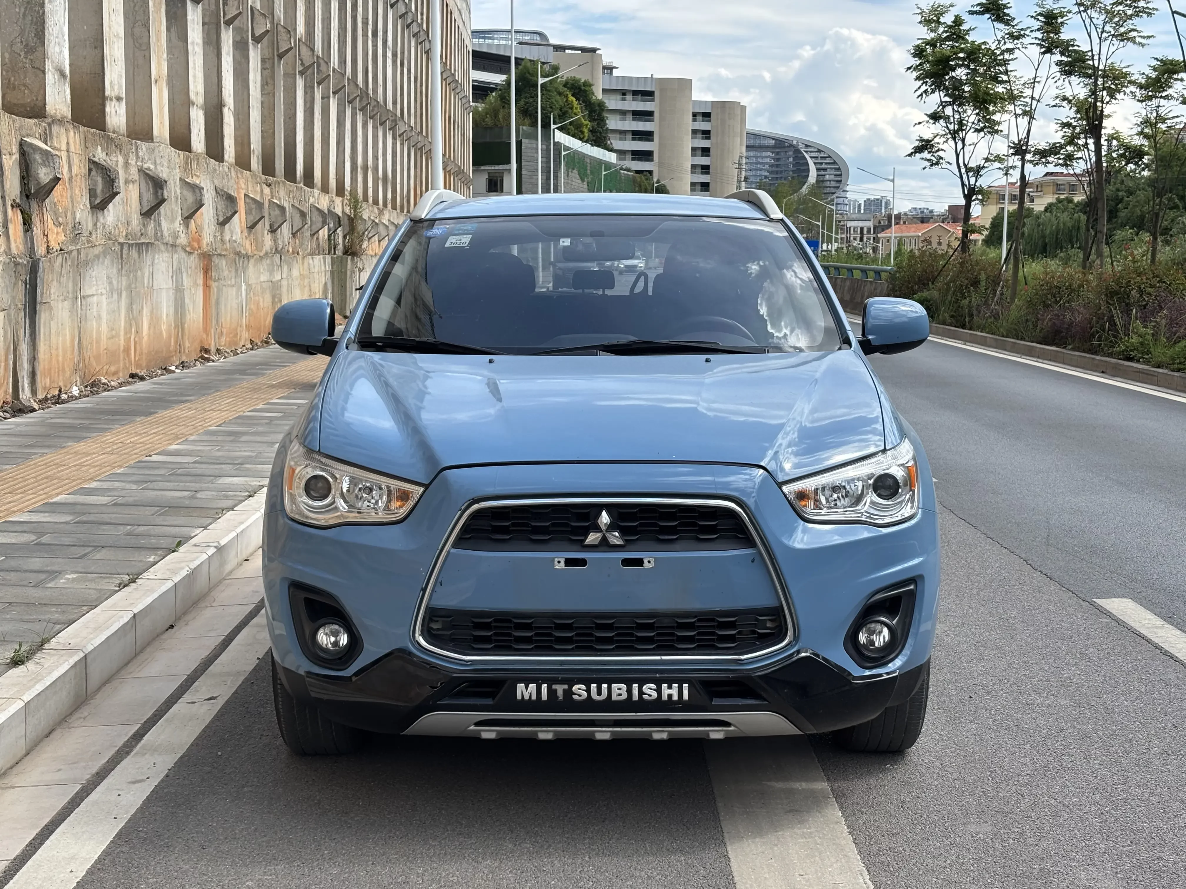 Mitsubishi Jinxuan ASX  из Китая