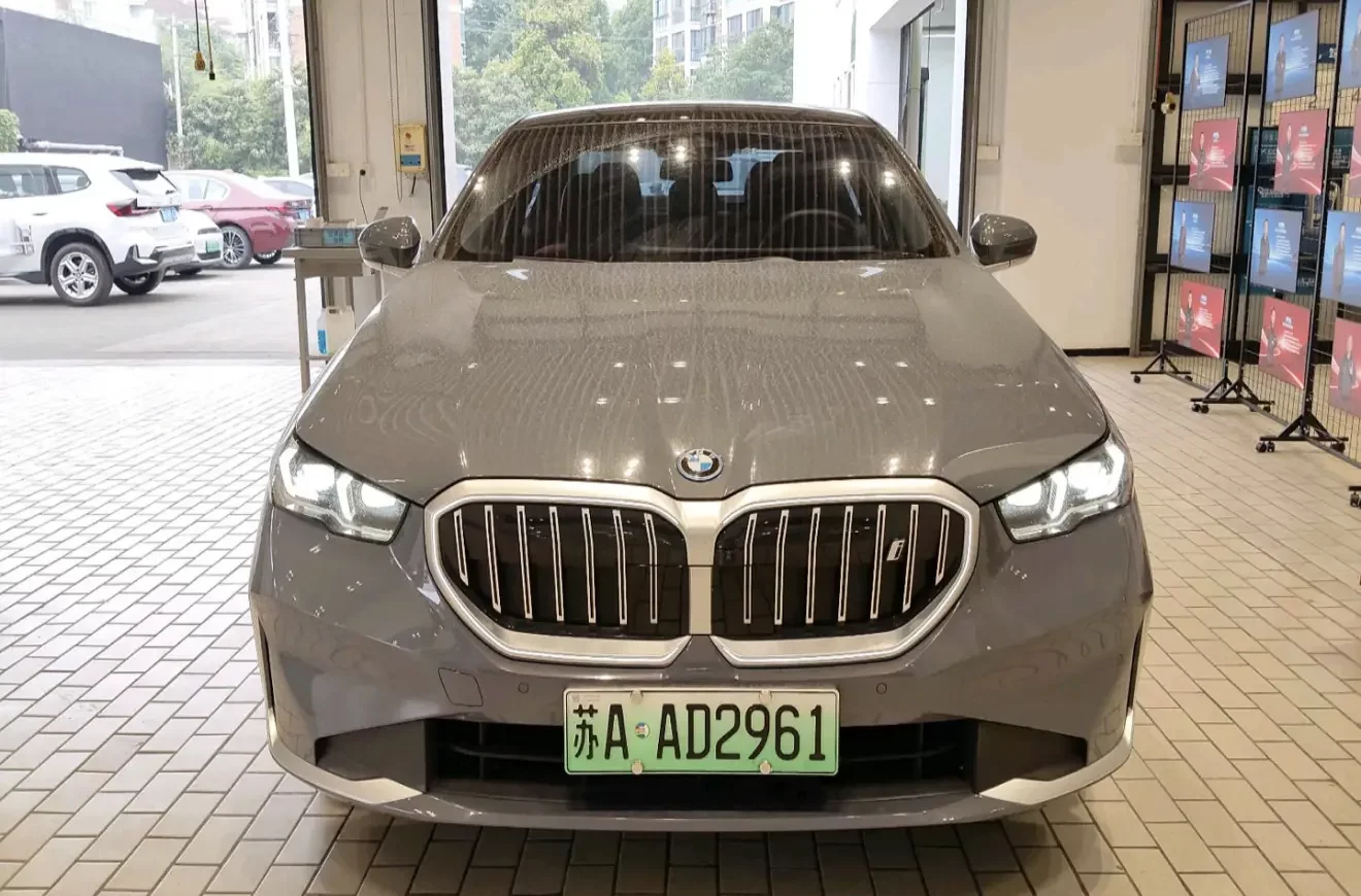BMW i5  из Китая
