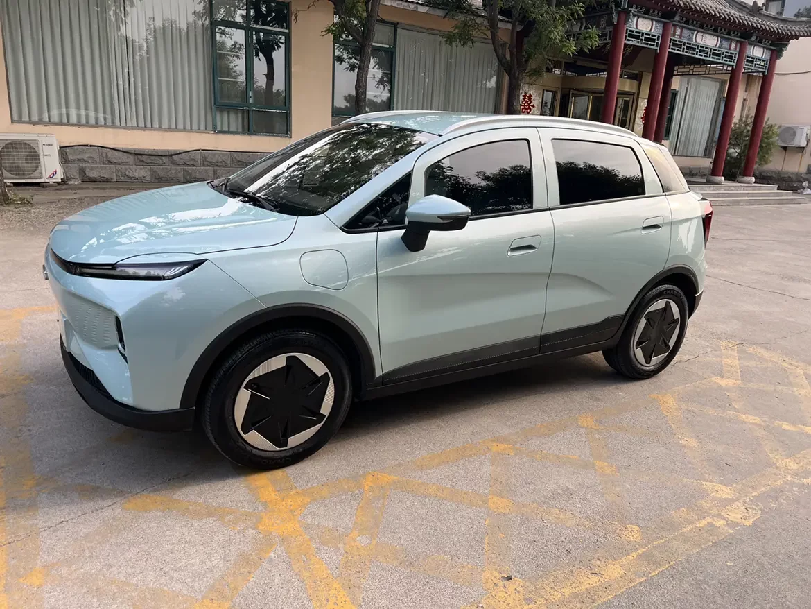 Geely Geometry E Firefly