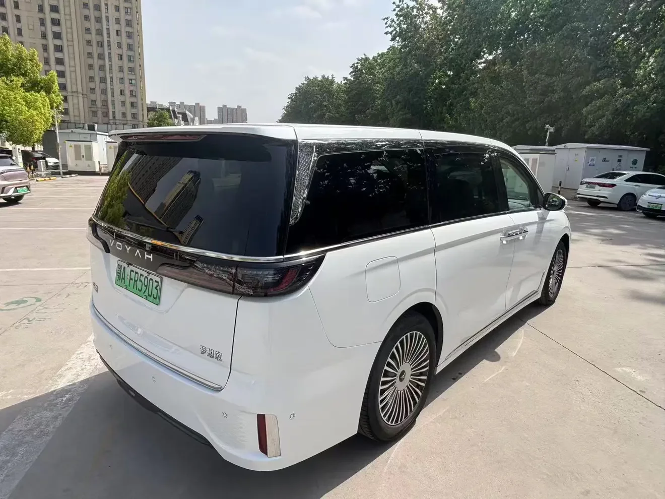 Voyah Lantu Dreamer PHEV