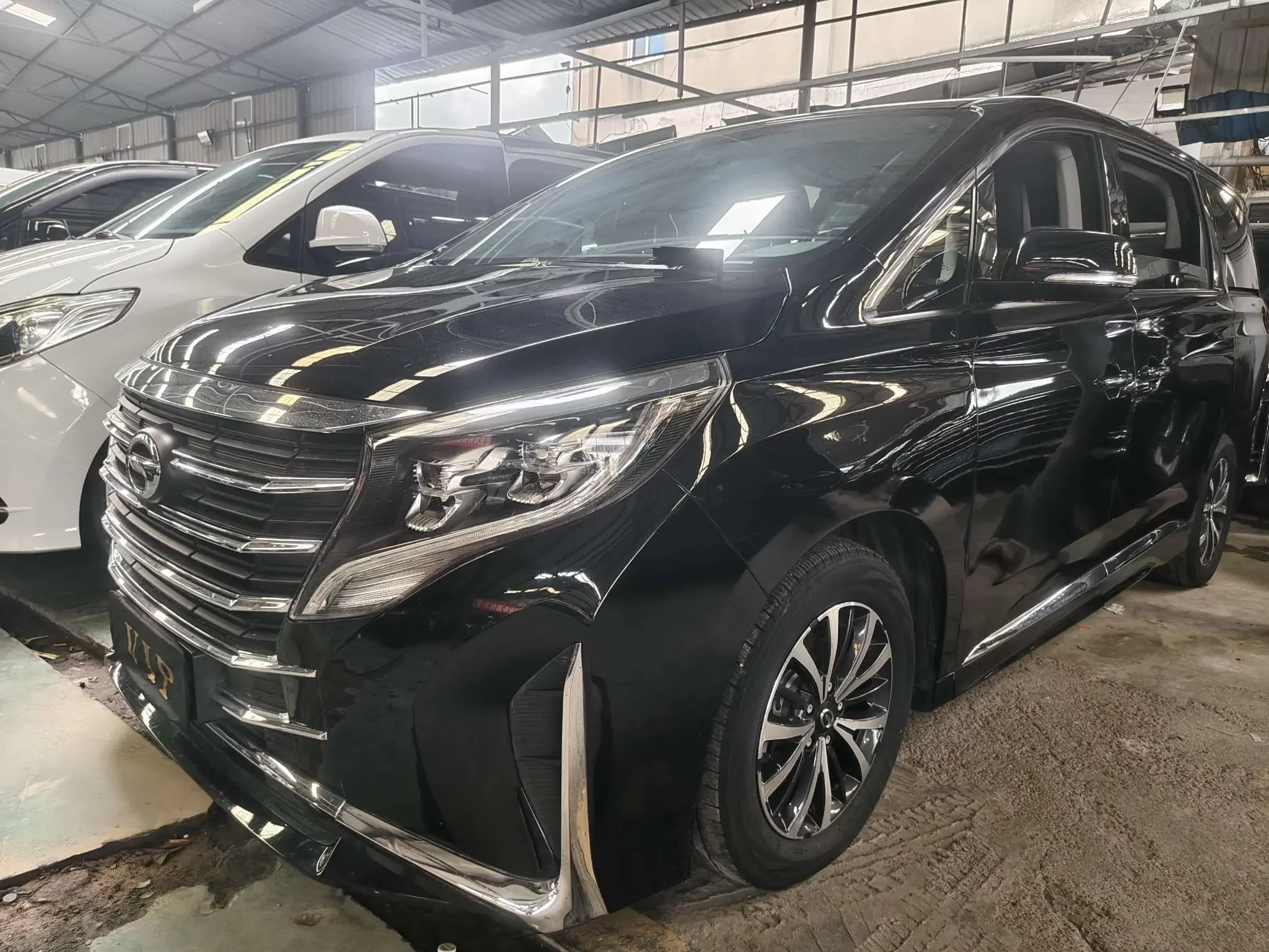 GAC Trumpchi M8  из Китая
