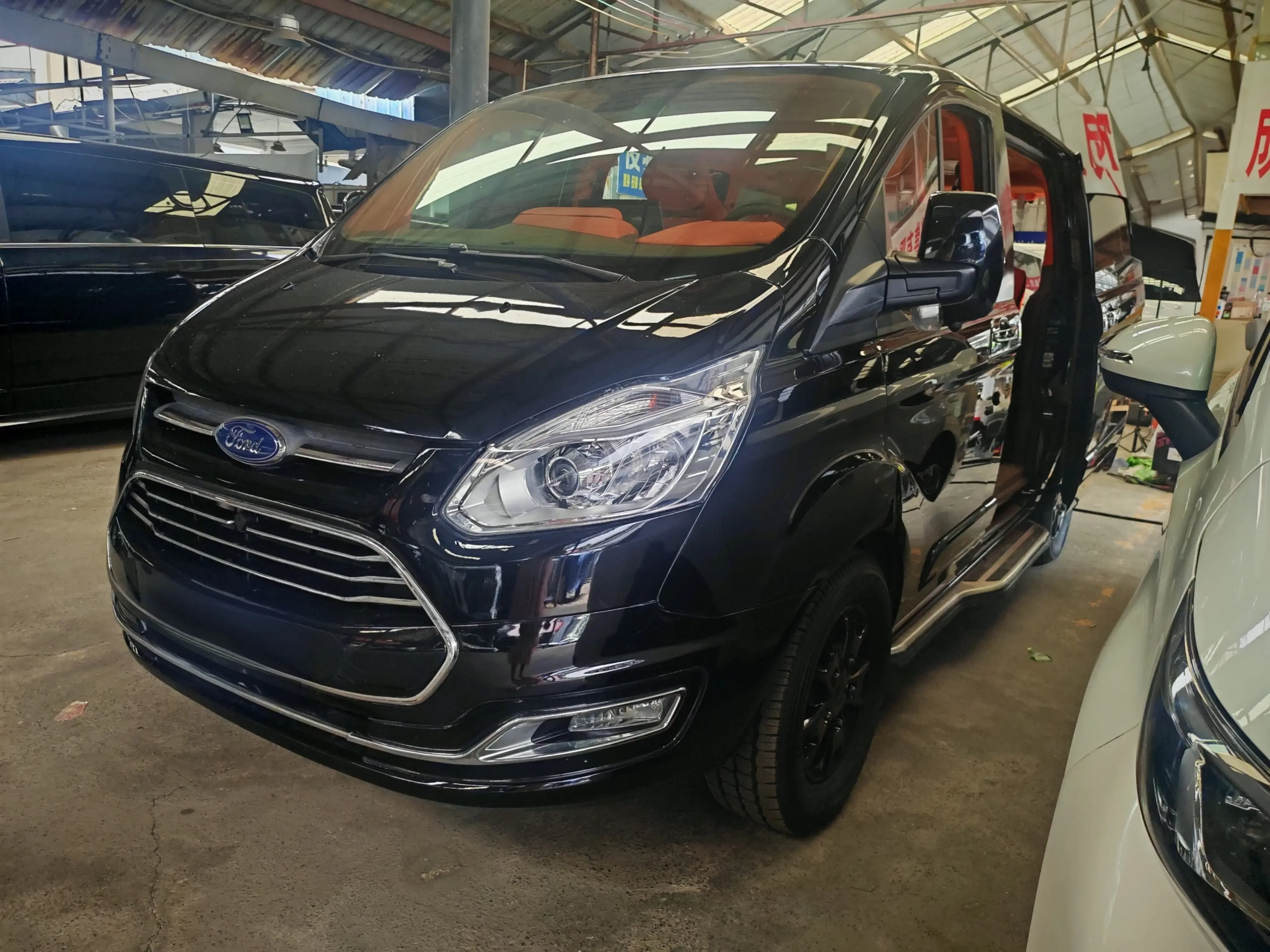 Ford Toureo
