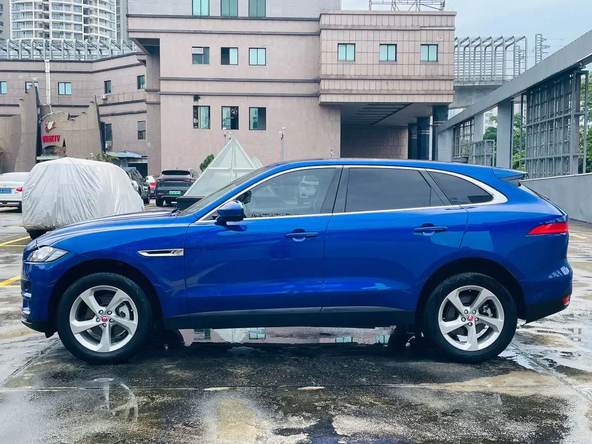 Jaguar F-PACE