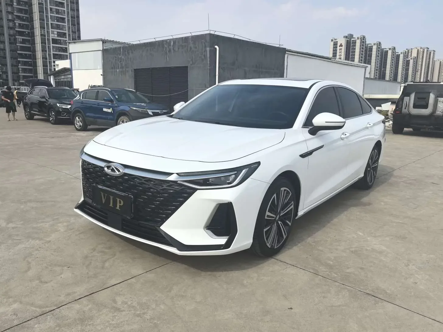 Chery Arrizo 8