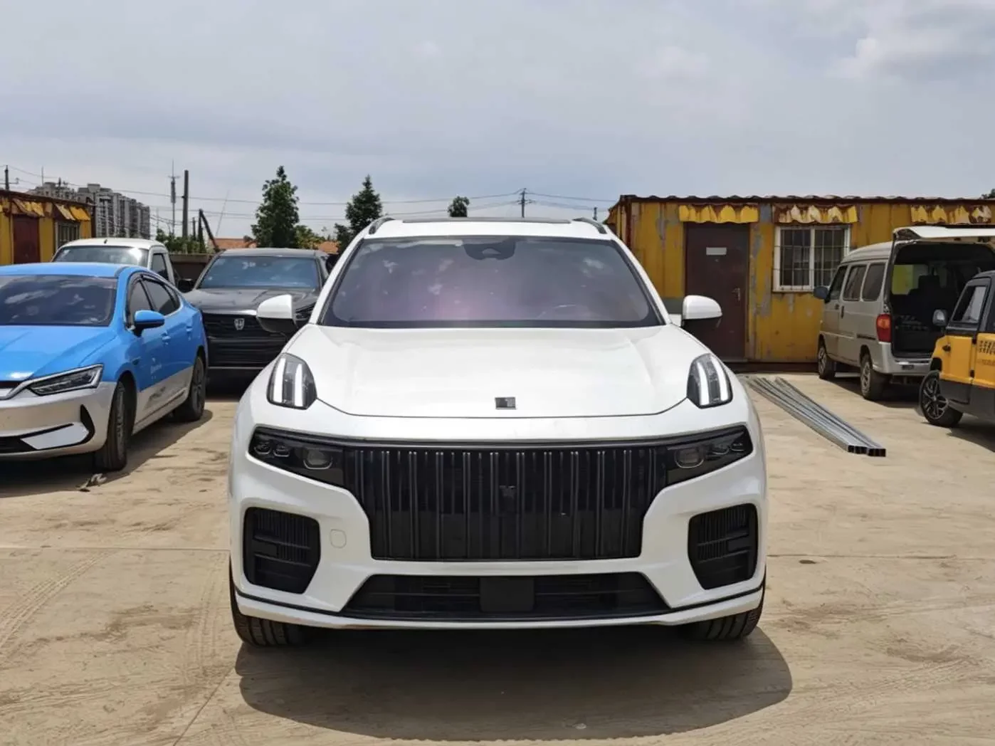Lynk & Co 09