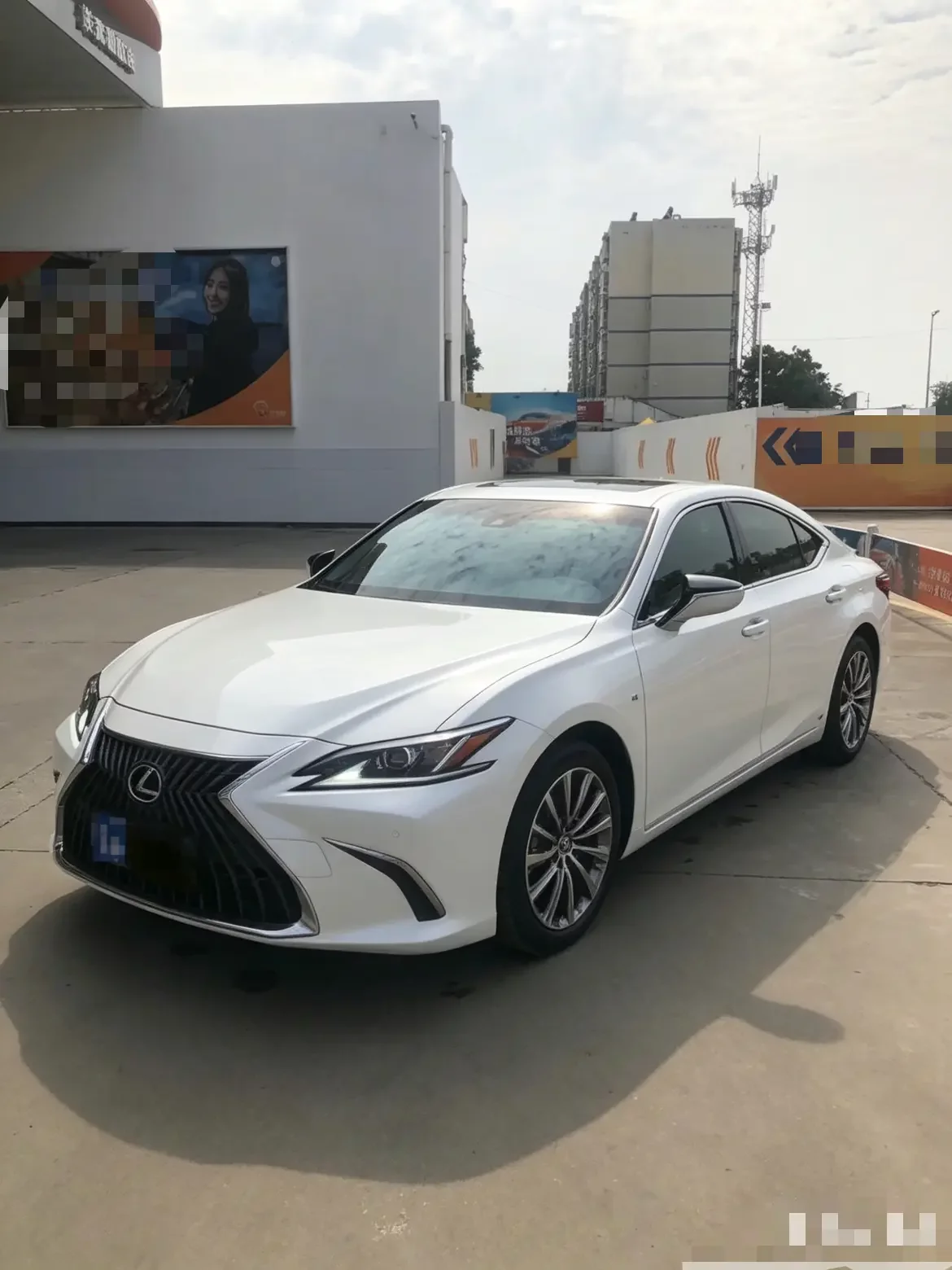 Lexus ES
