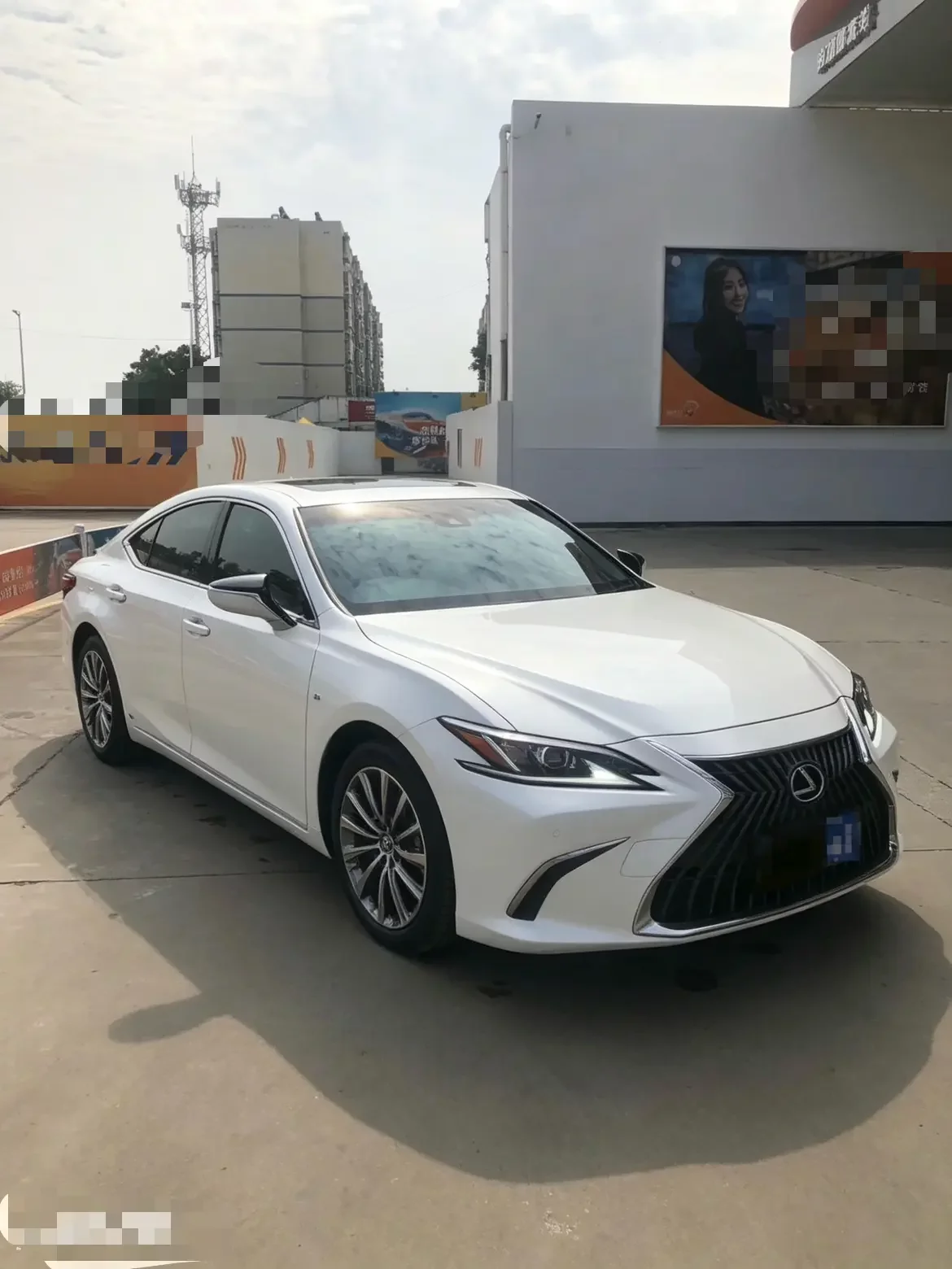 Lexus ES
