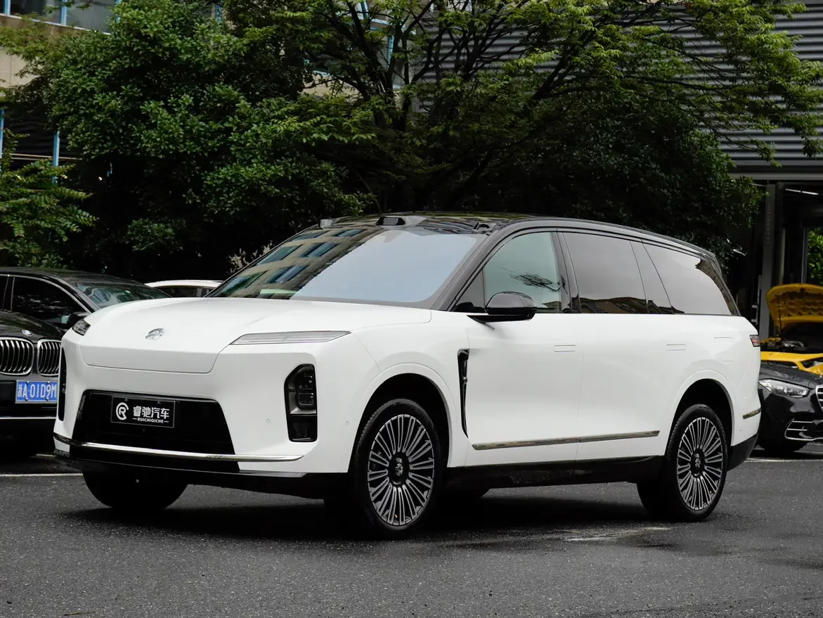NIO ES8  из Китая