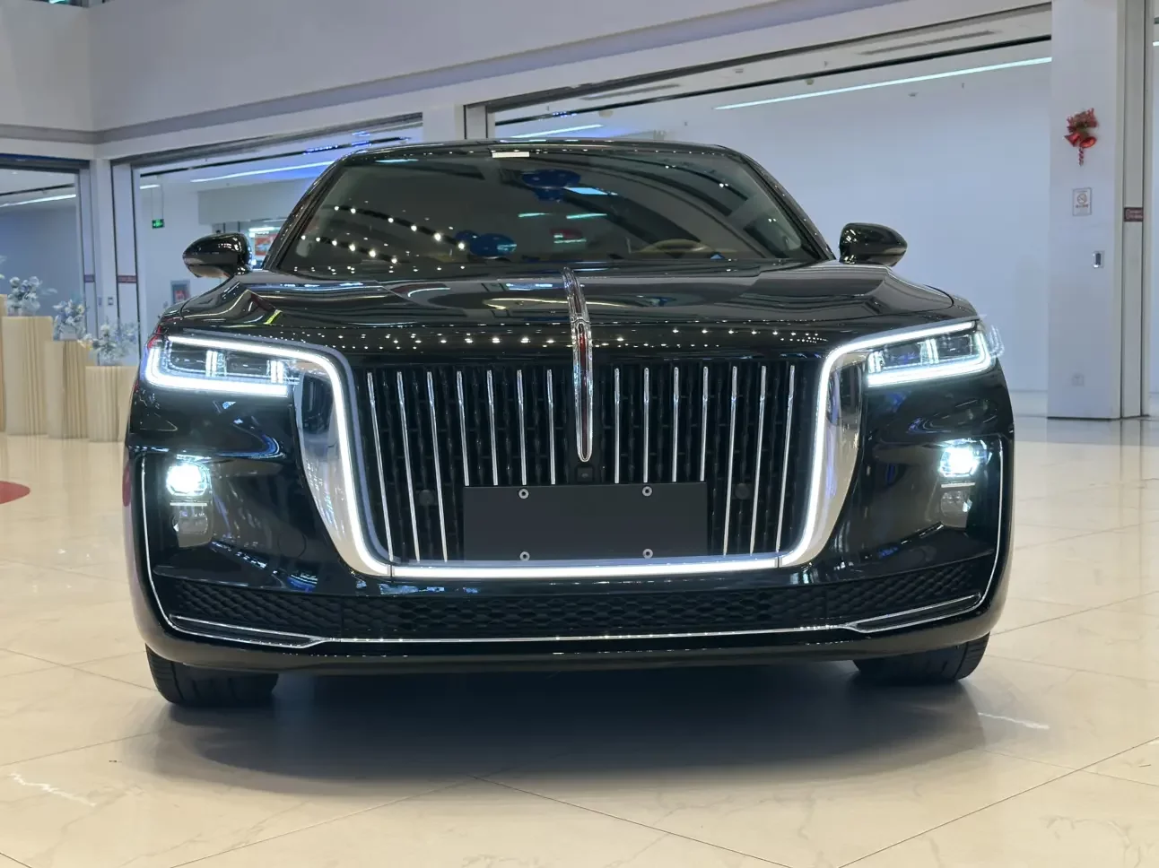 Hongqi H9  из Китая
