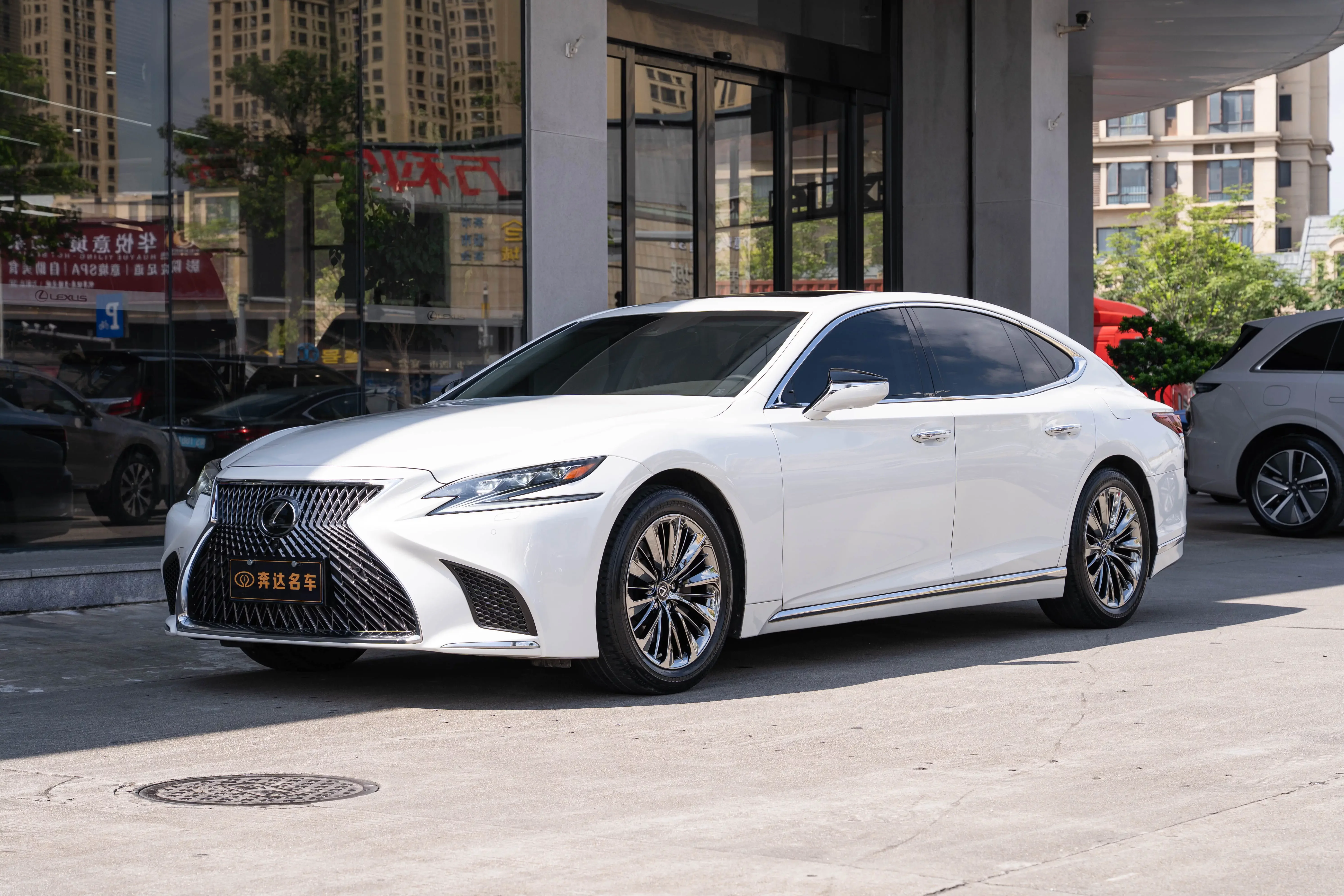Lexus LS