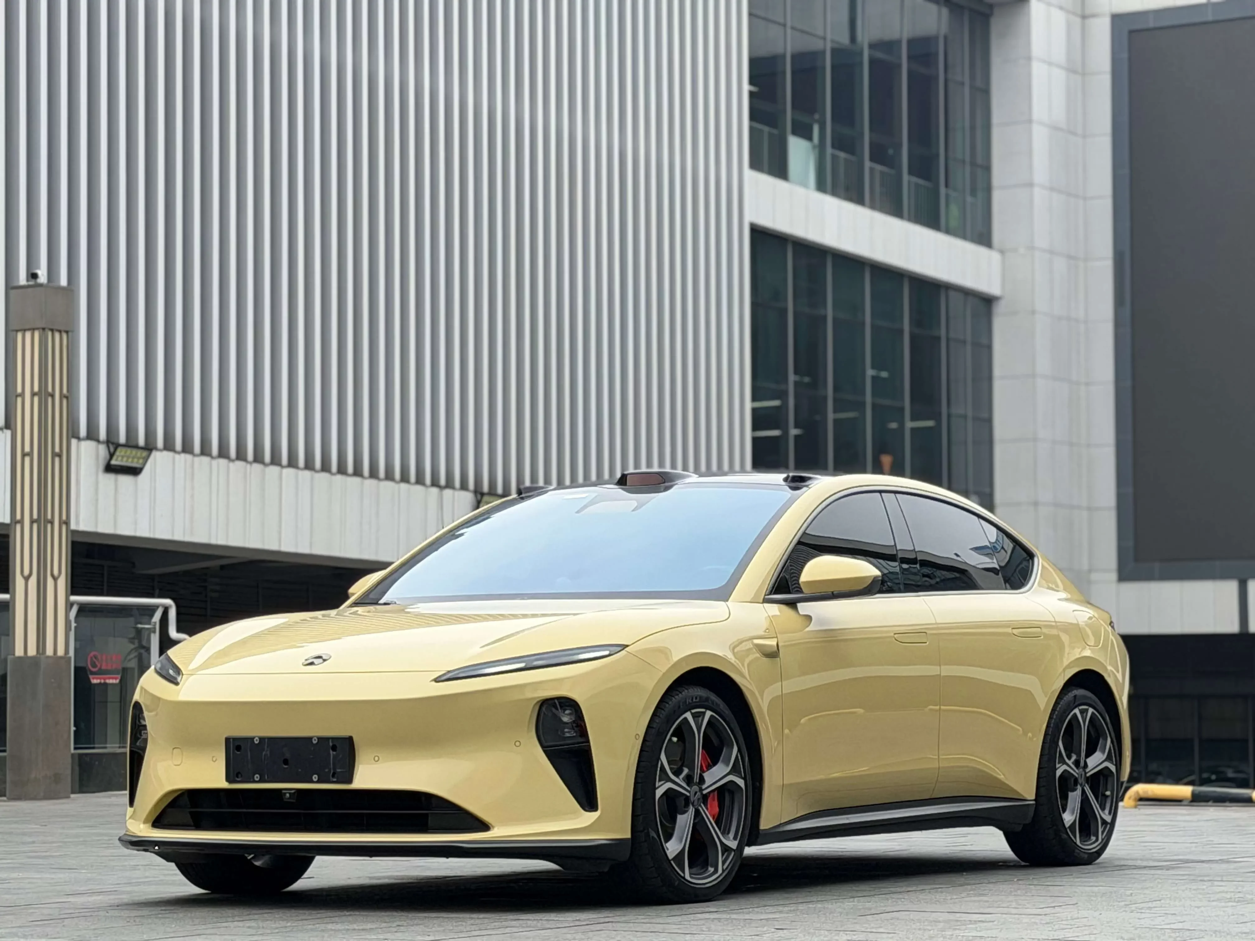 NIO ET5  из Китая