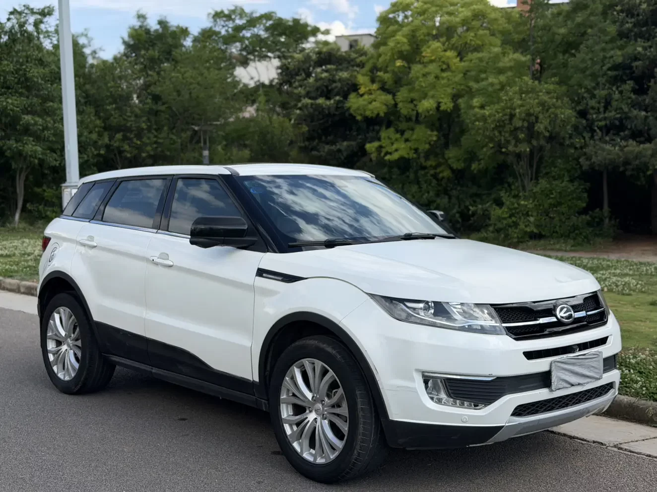 Lu Feng Landwind X7