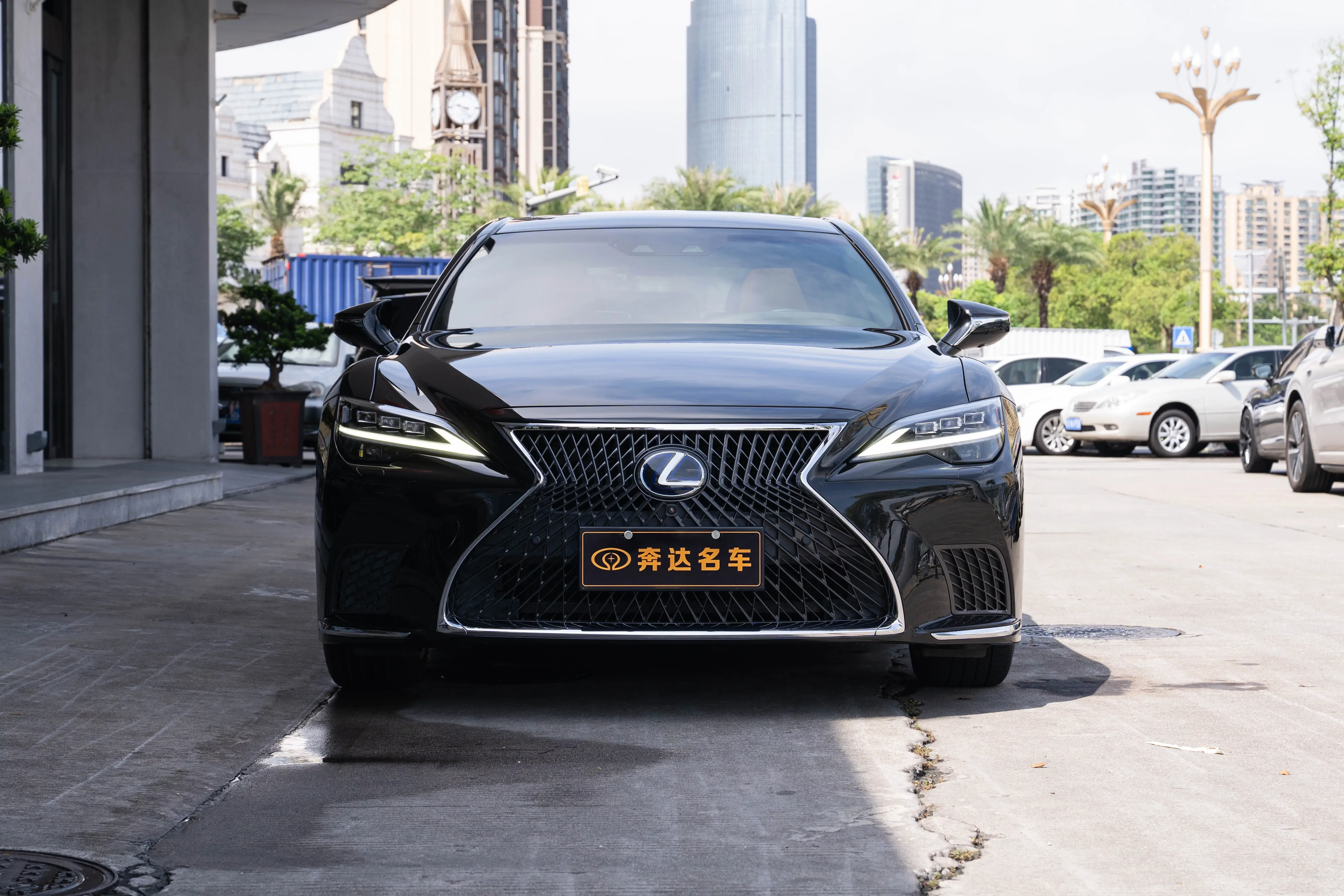Lexus LS