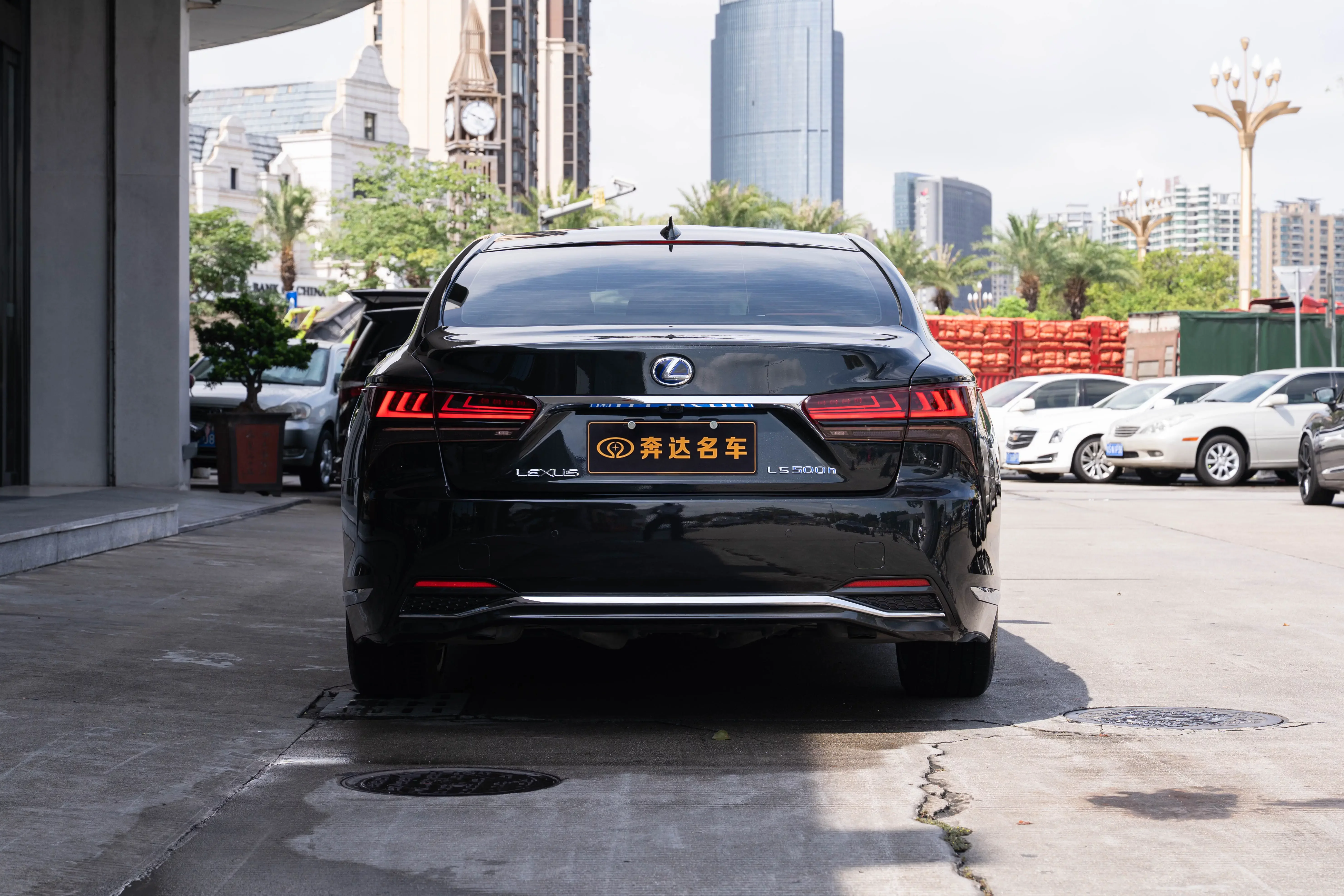 Lexus LS