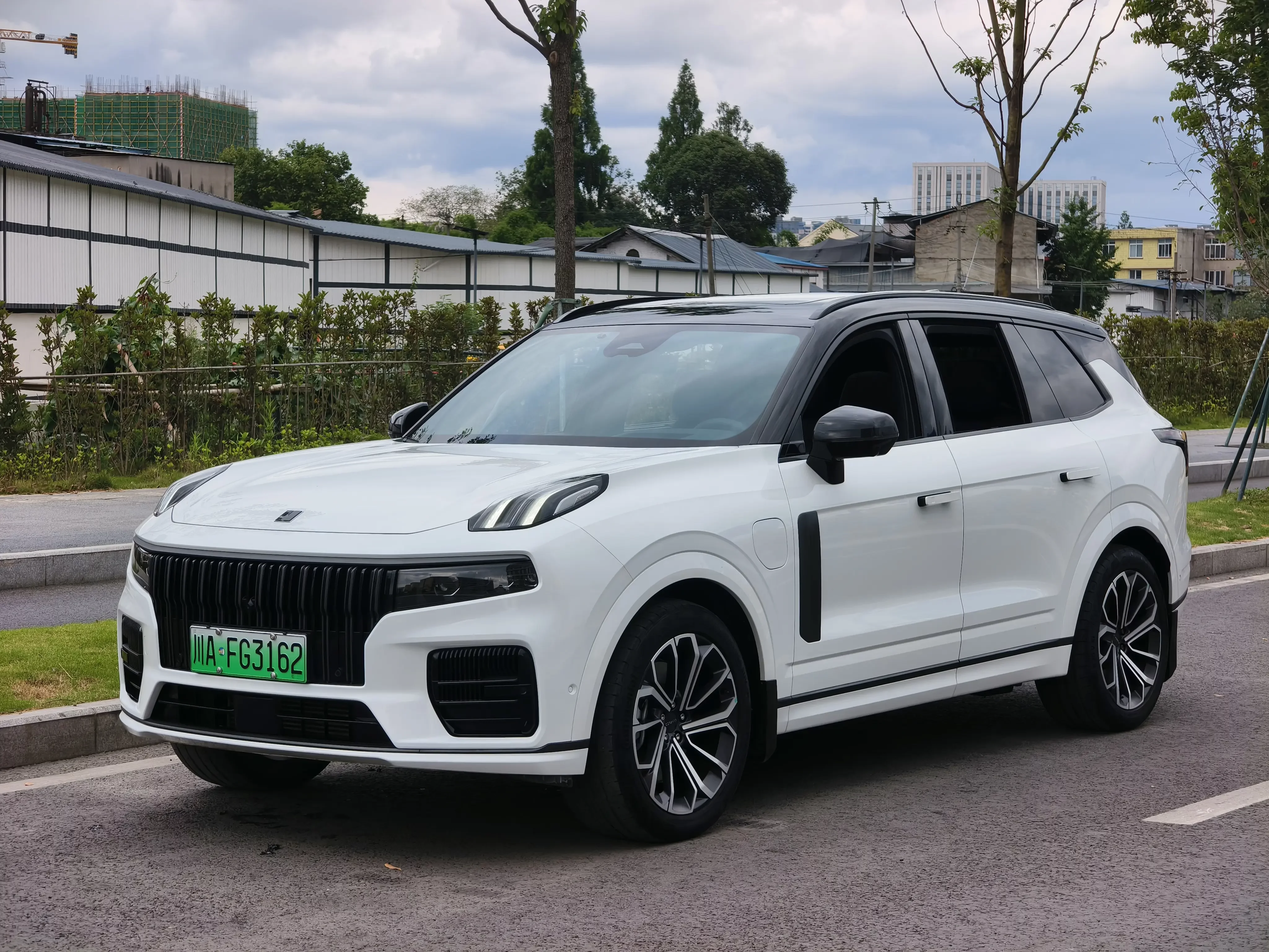 Lynk & Co 09 EM-P
