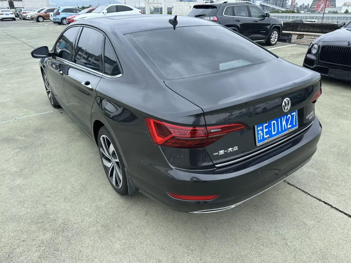 Volkswagen Sagitar