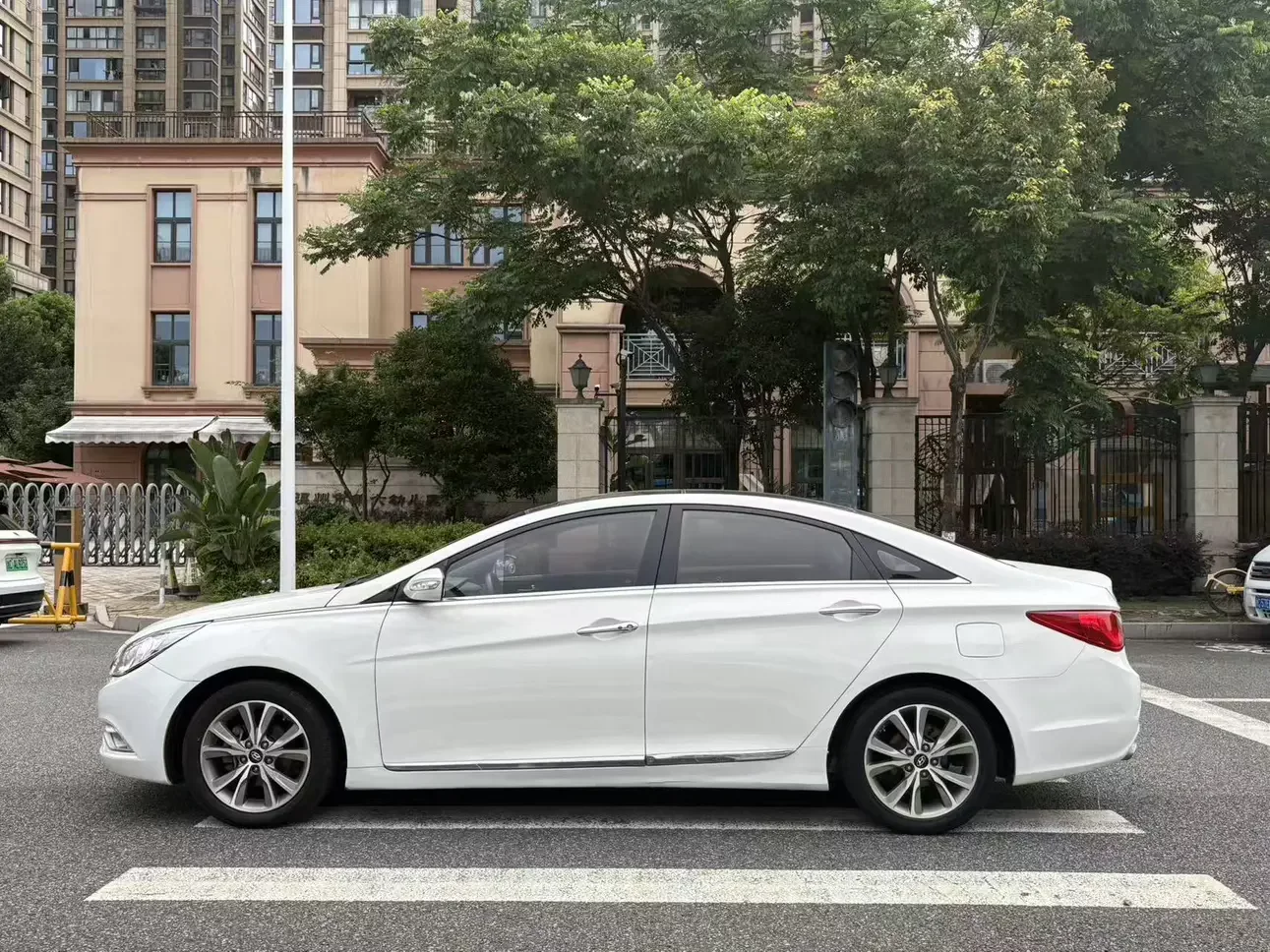 Hyundai sonata eight