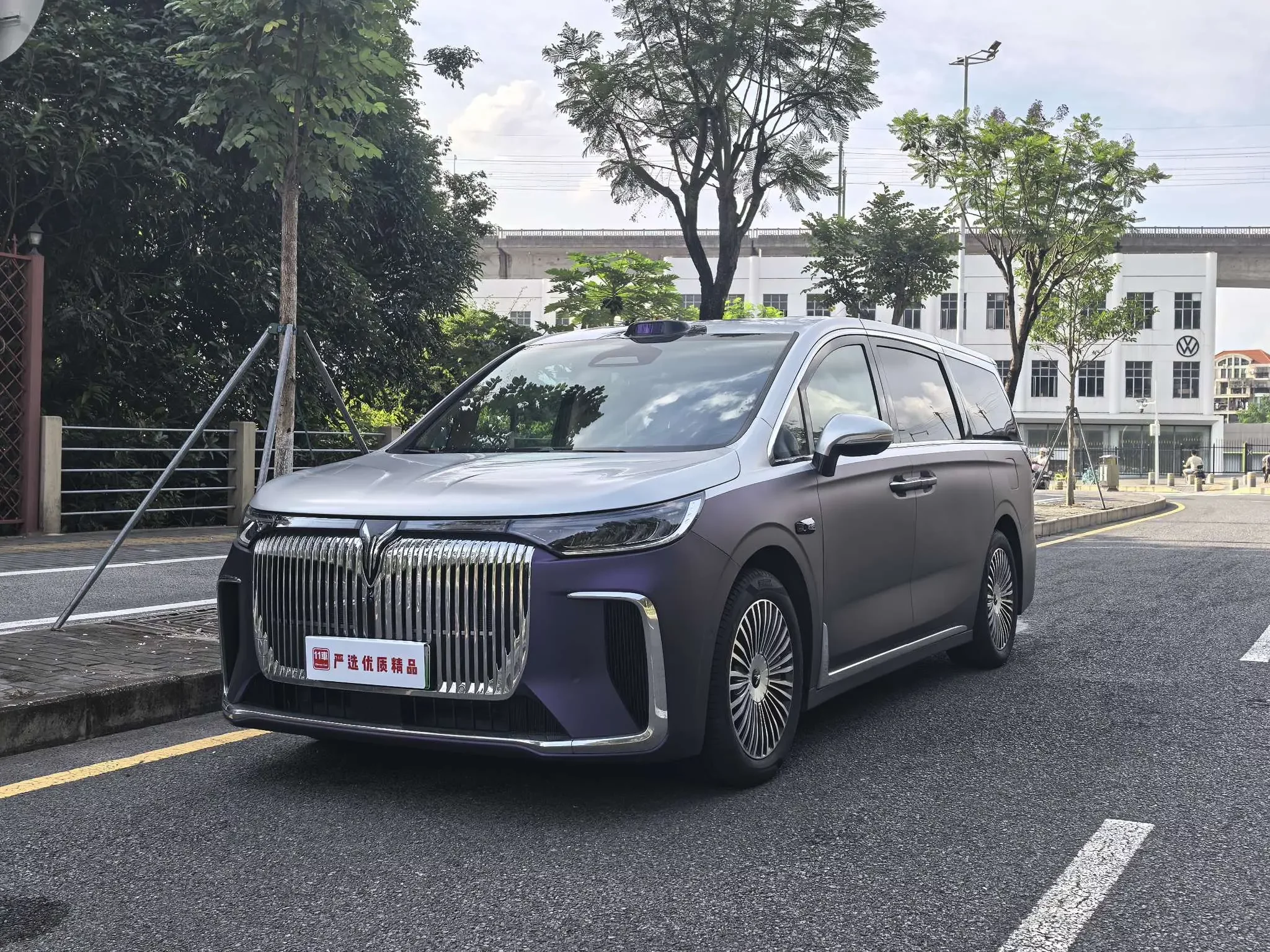 Voyah Lantu Dreamer PHEV  из Китая