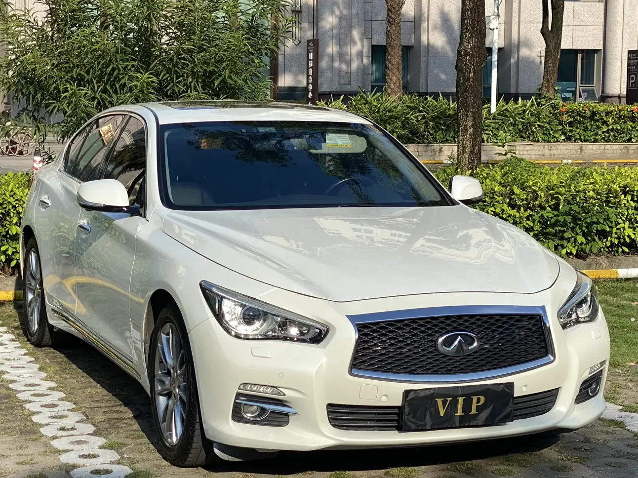 Infiniti Q50L