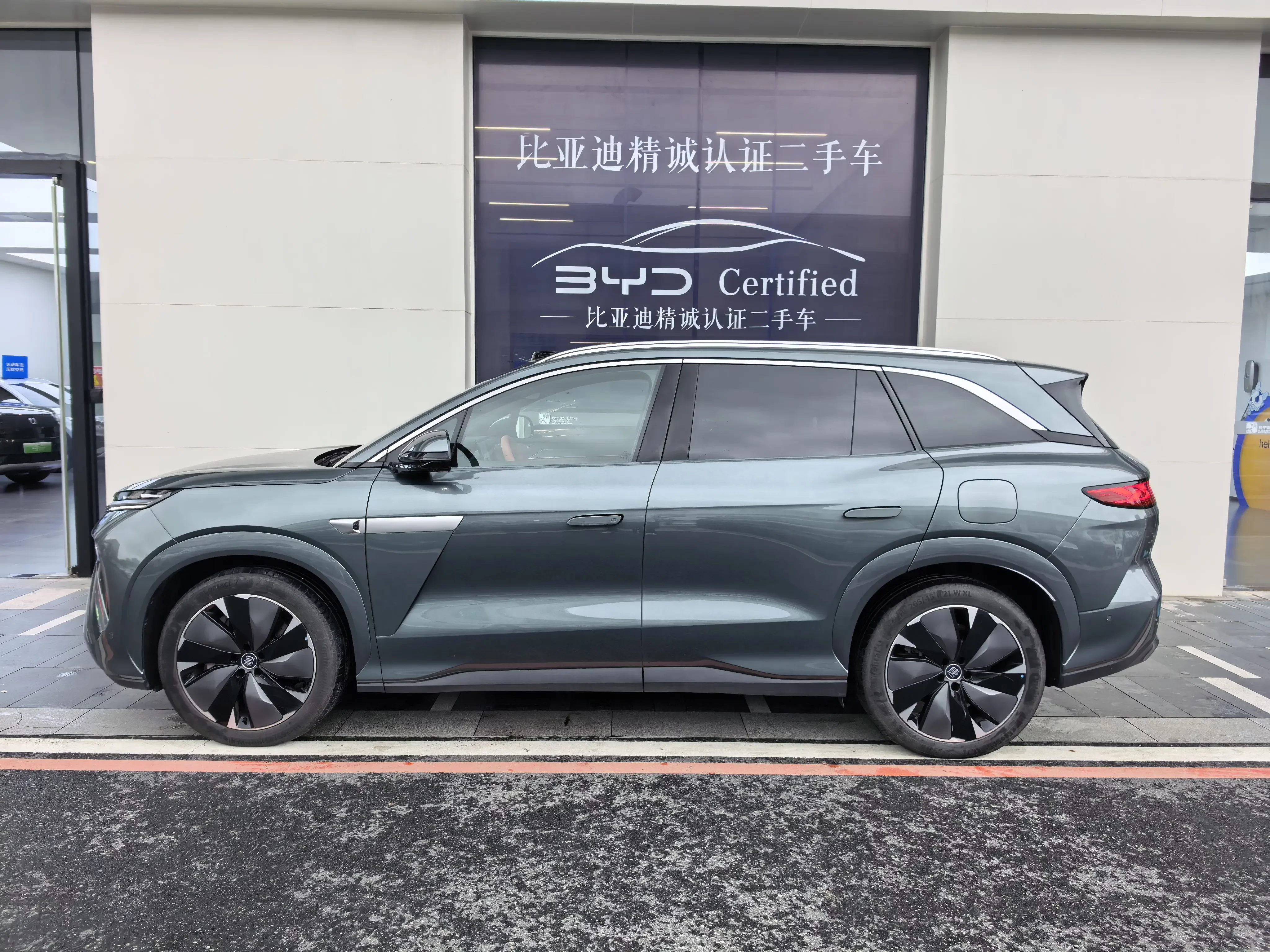 BYD Tang L EV