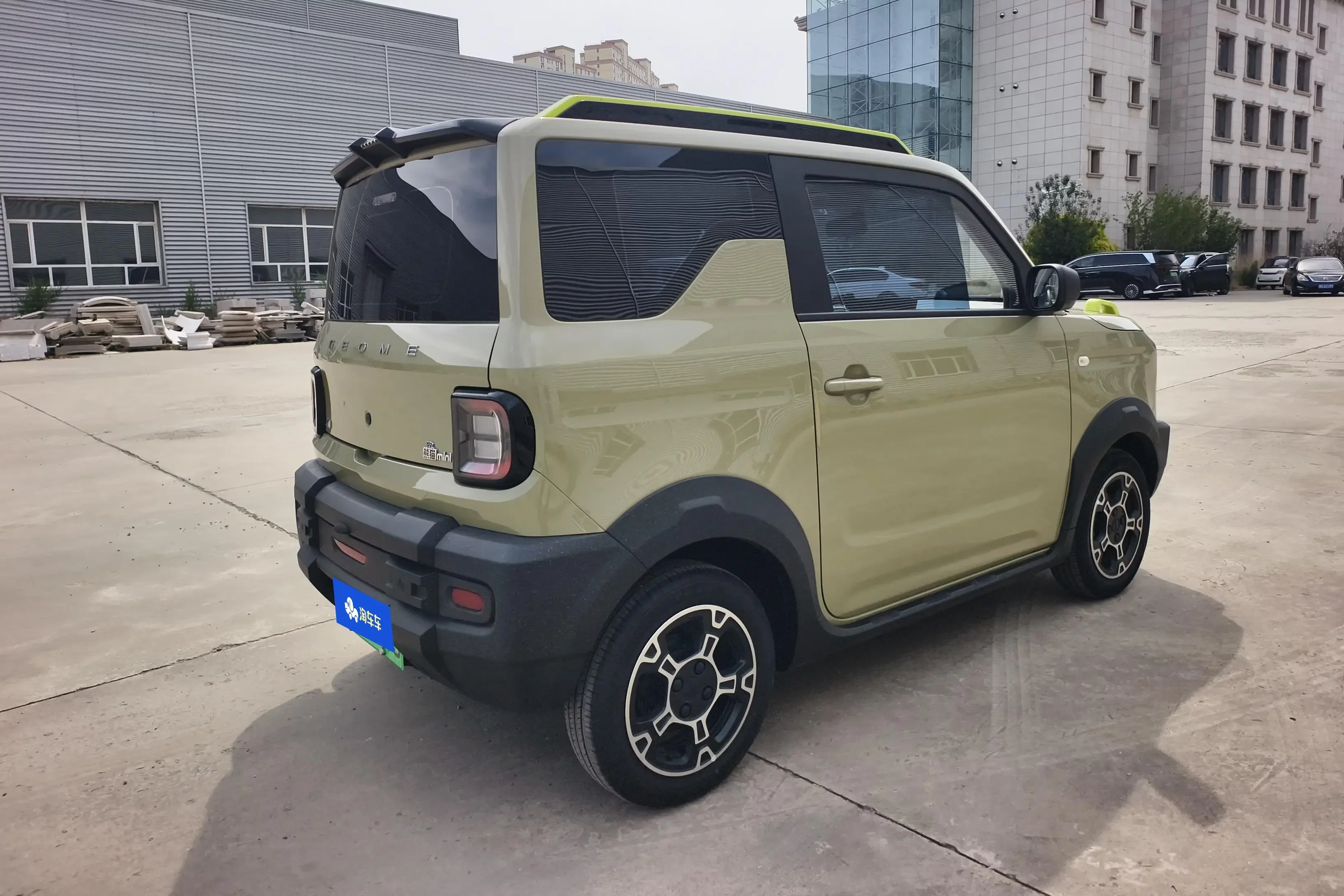 Geely panda