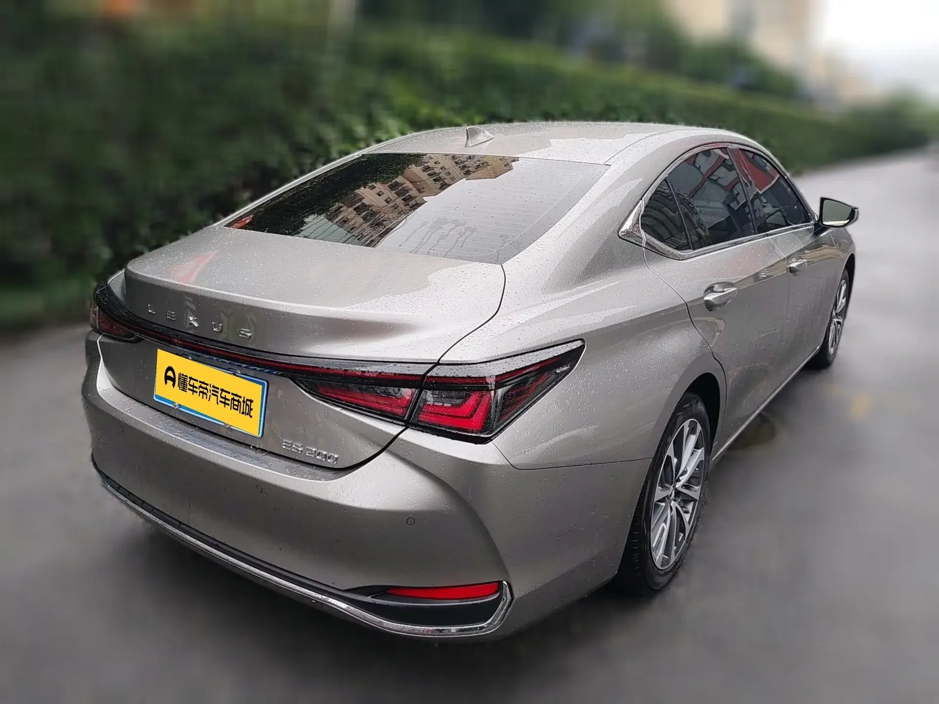 Lexus ES