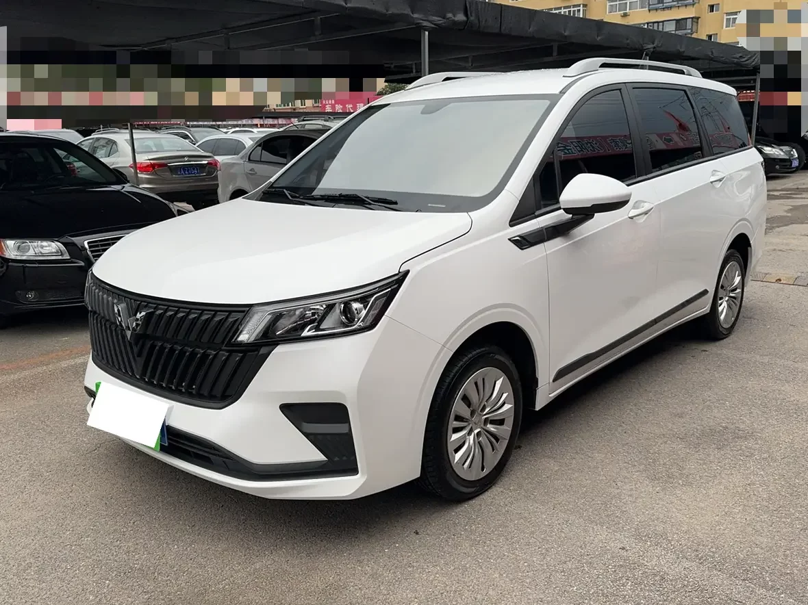 Wuling Jiachen