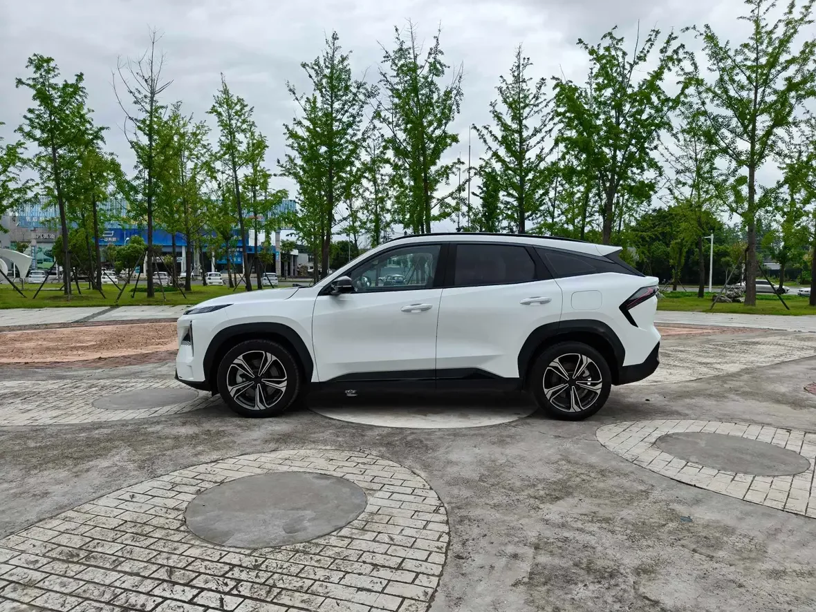 Geely Galaxy L7