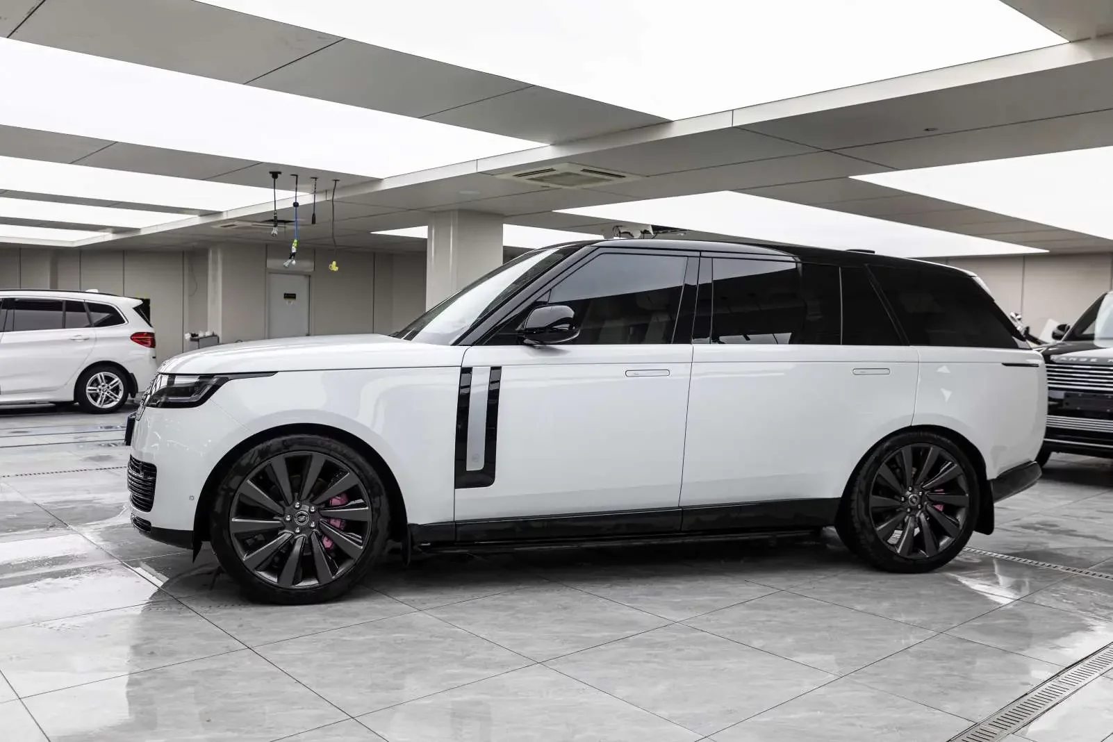 Land Rover range rover