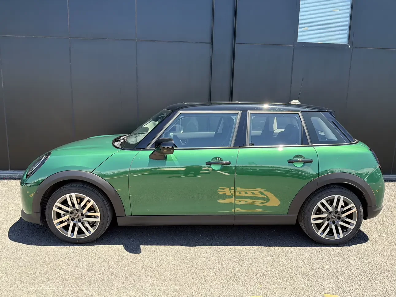 MINI 