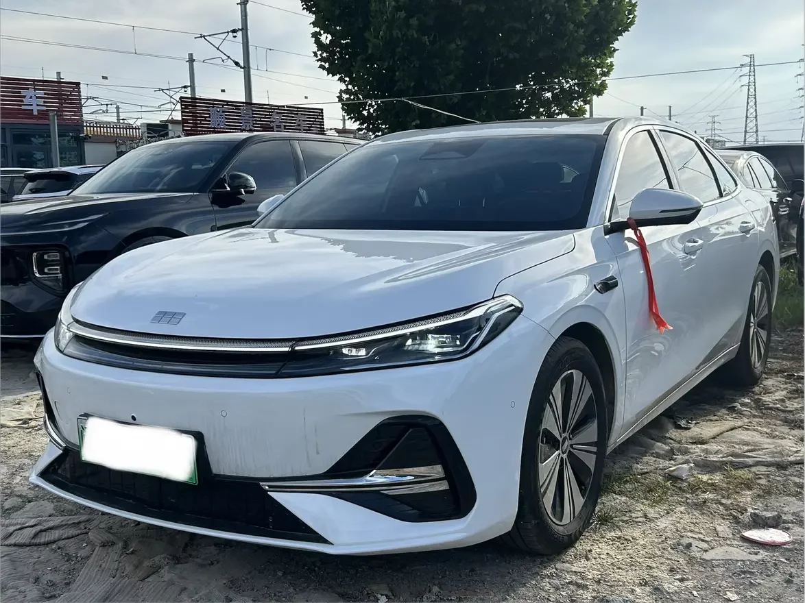 Geely Galaxy A7 EM
