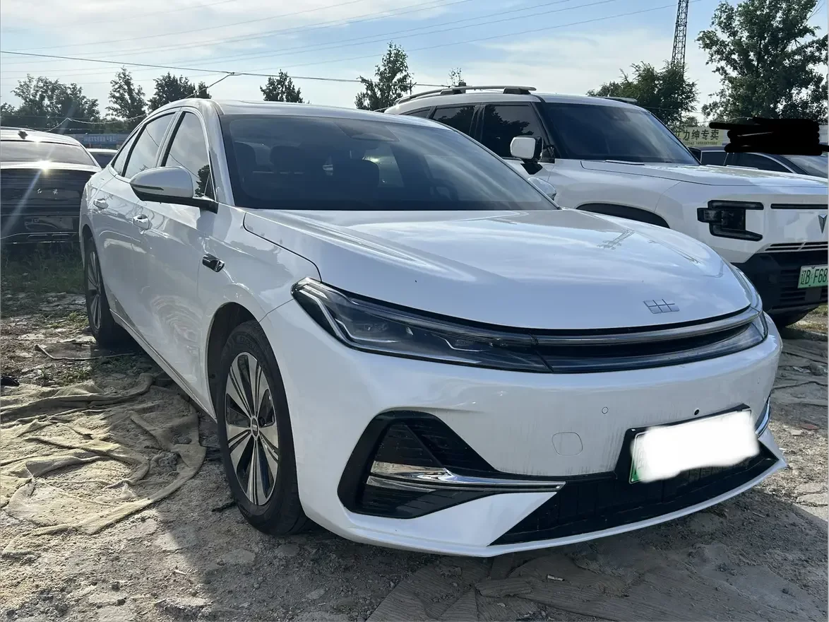Geely Galaxy A7 EM