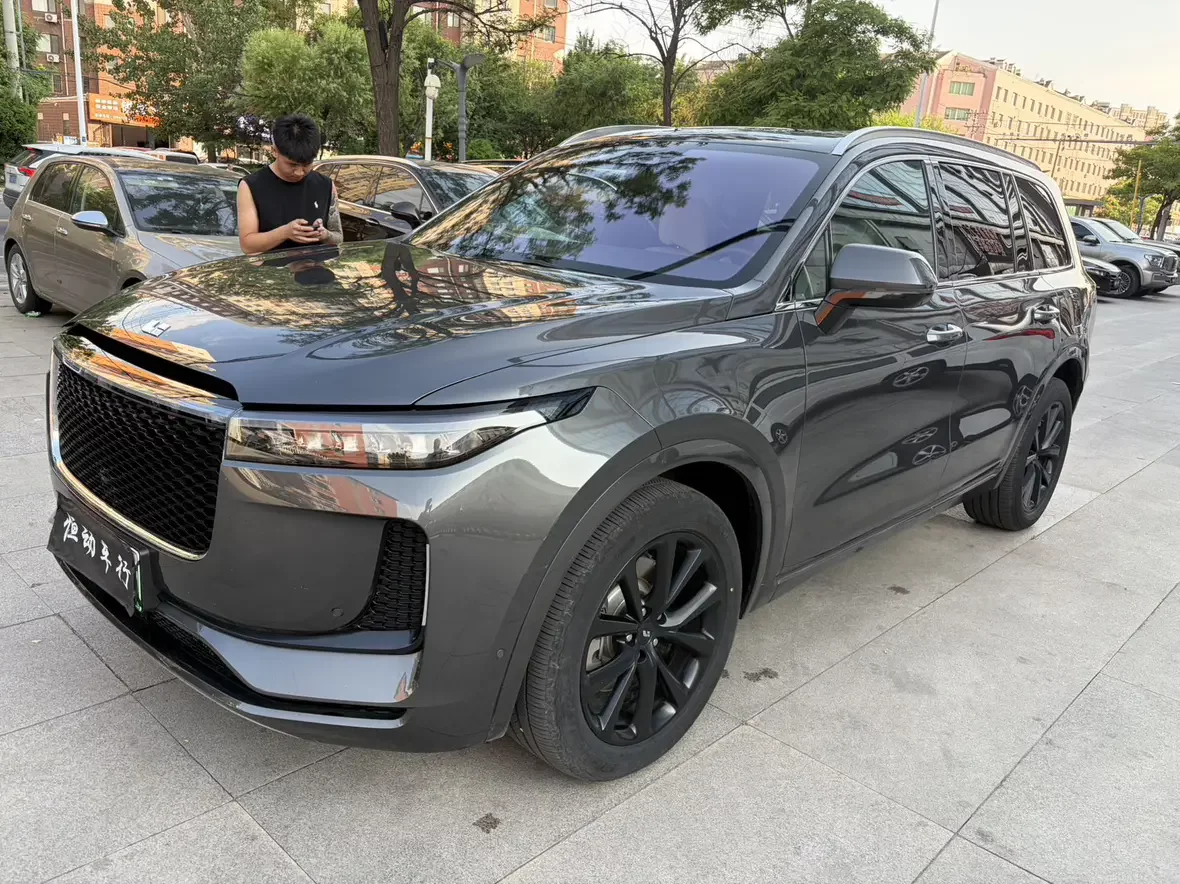 Li ONE (Ideal ONE)  из Китая