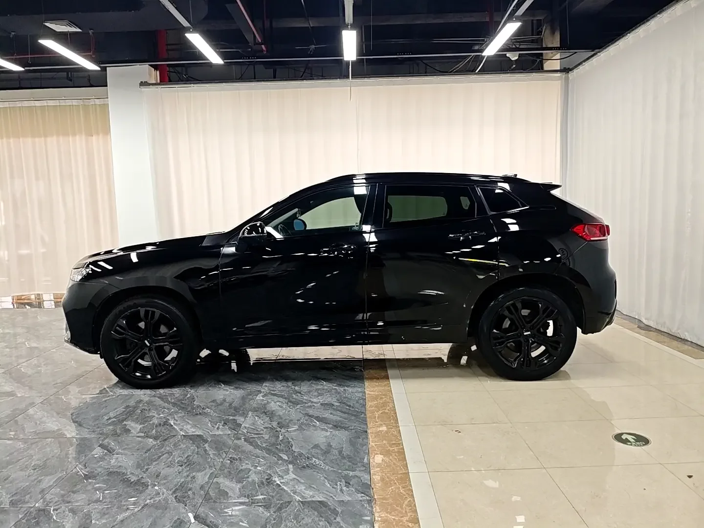 Wey Wei brand VV7