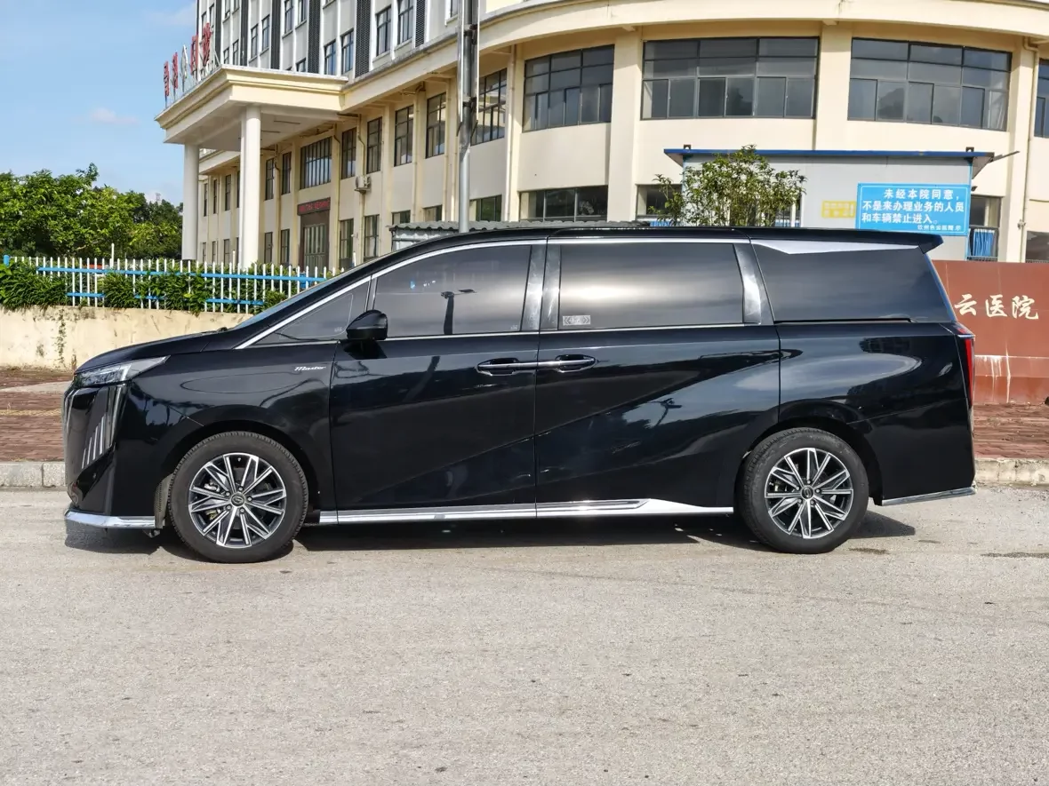 GAC Trumpchi M8