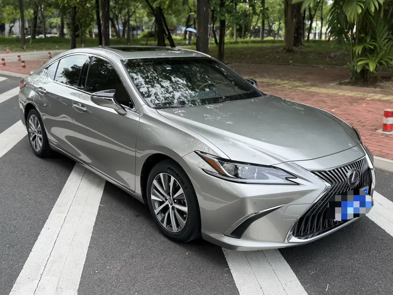Lexus ES