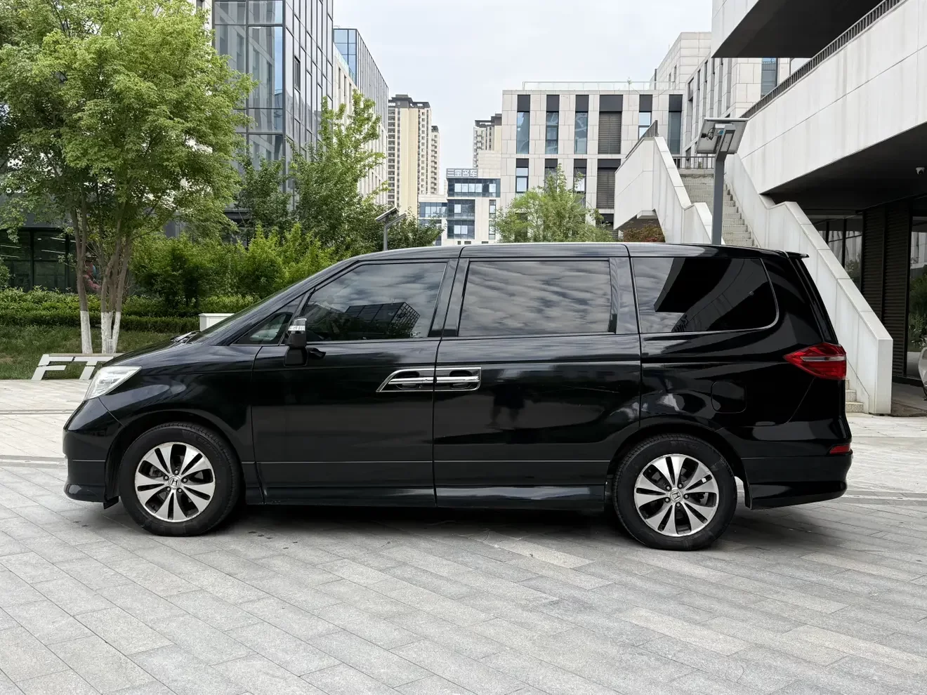Honda Elysion