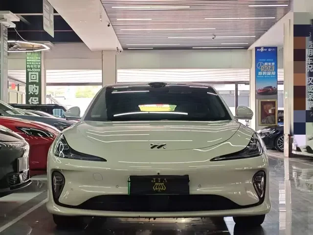 Zhiji L6  из Китая