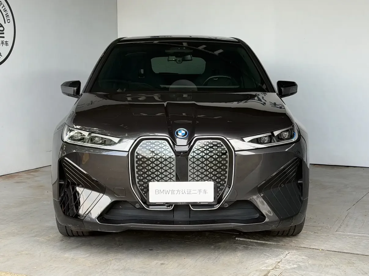 BMW iX
