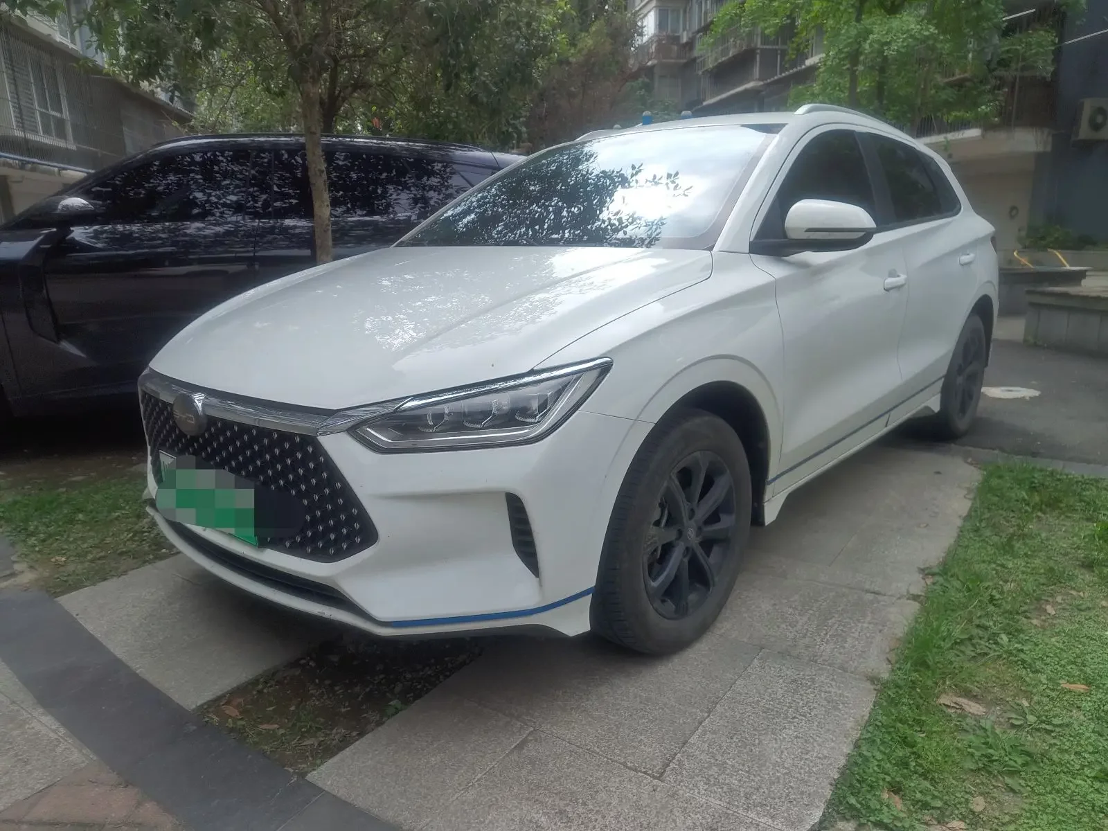 BYD e2  из Китая