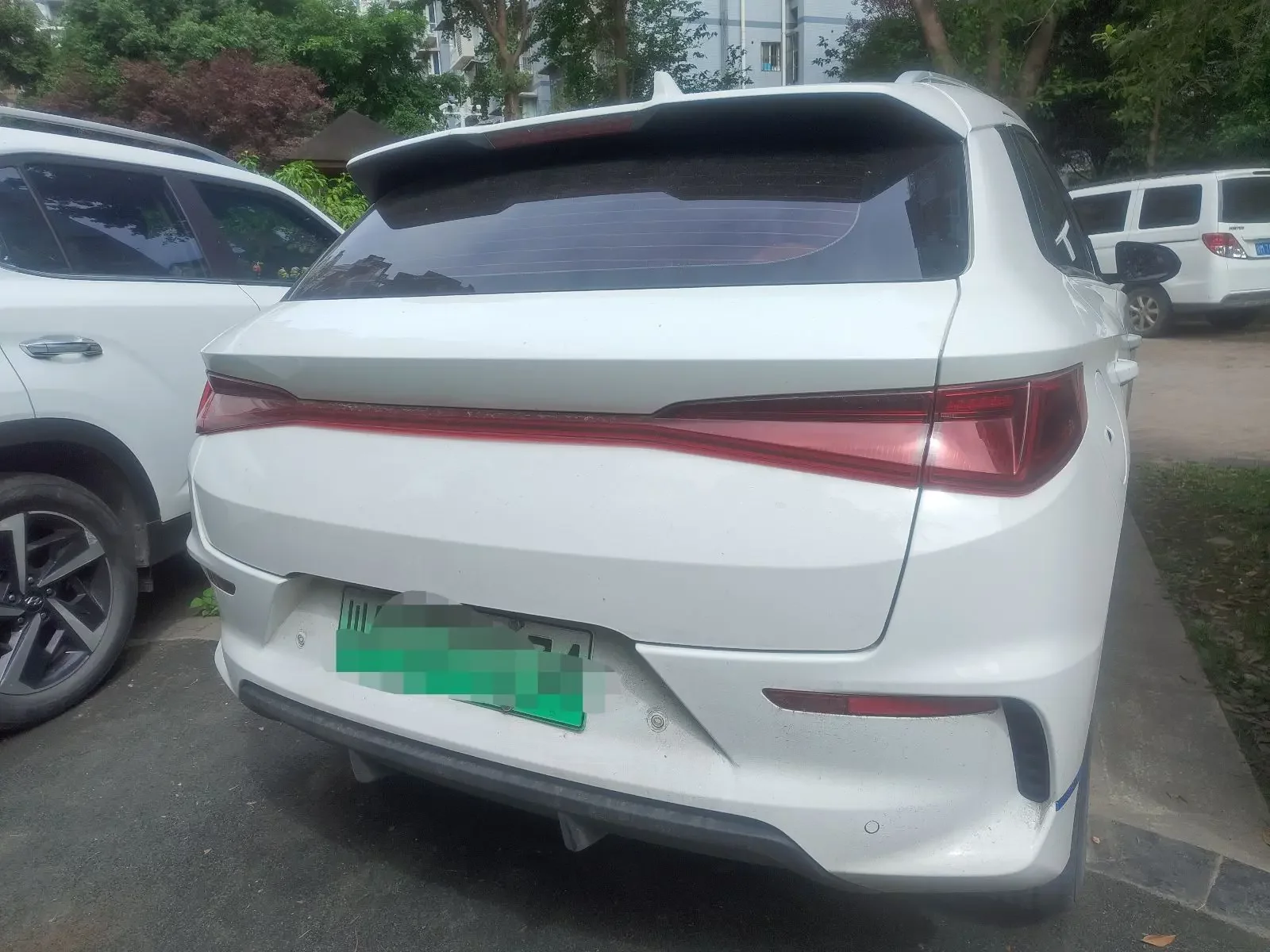 BYD e2