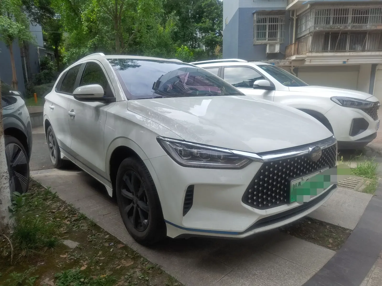 BYD e2