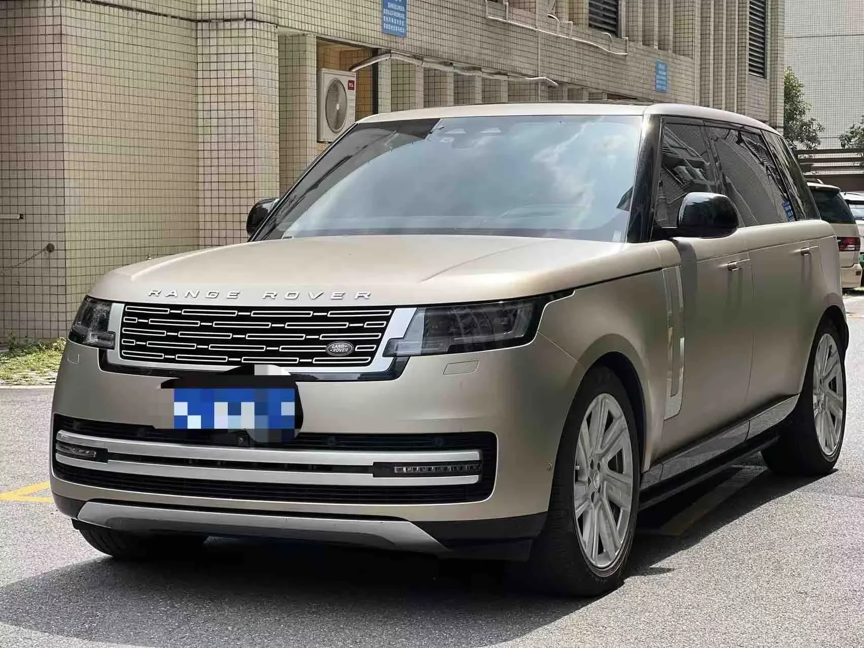 Land Rover range rover