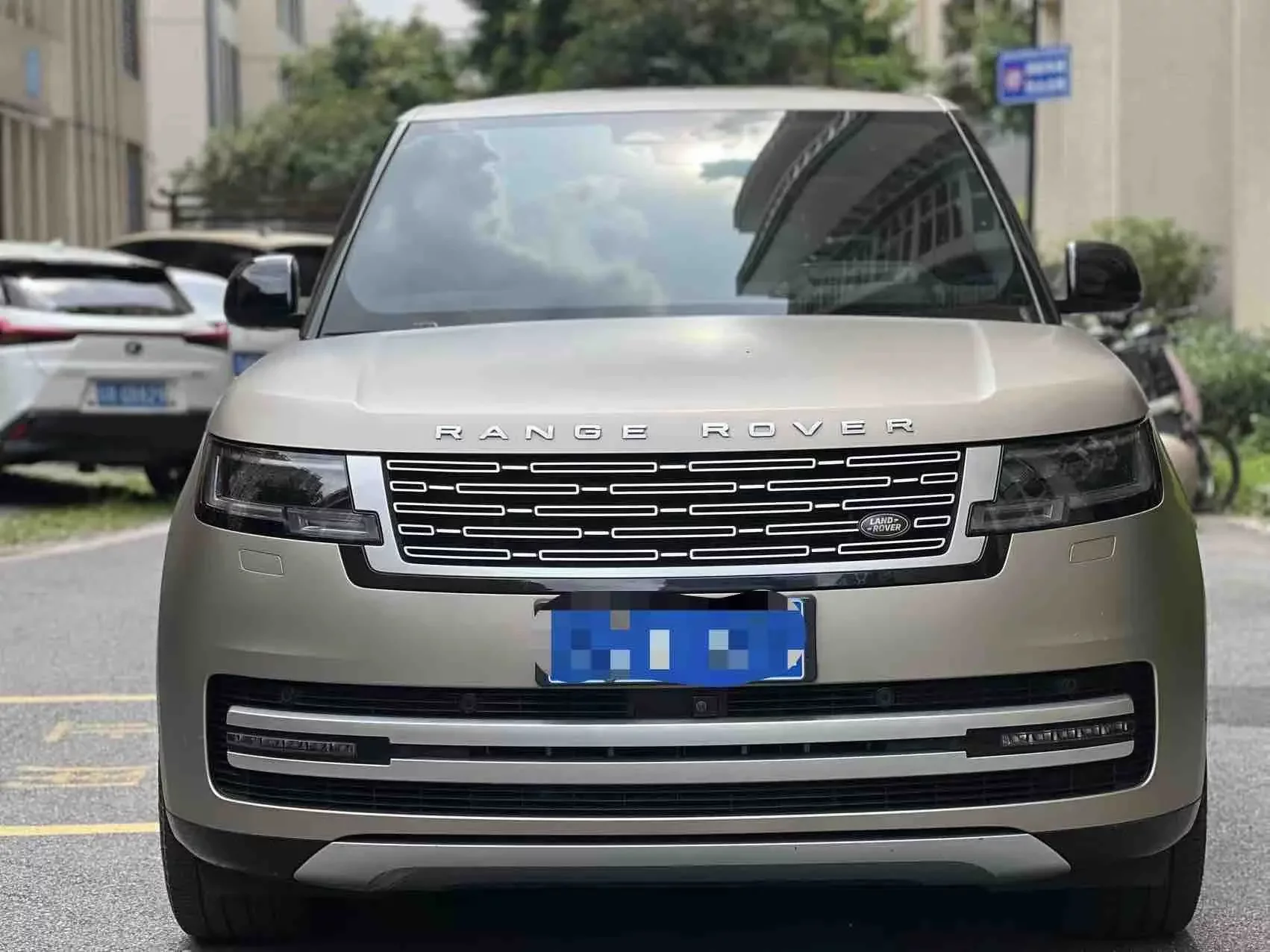 Land Rover range rover