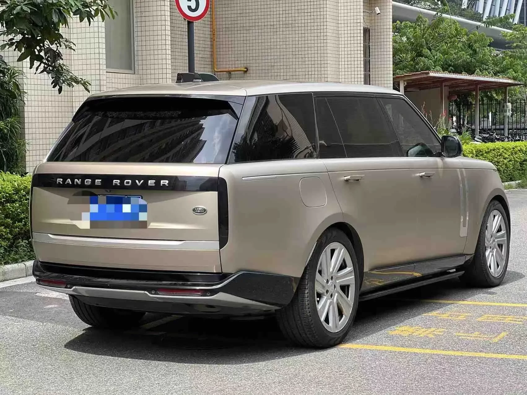 Land Rover range rover