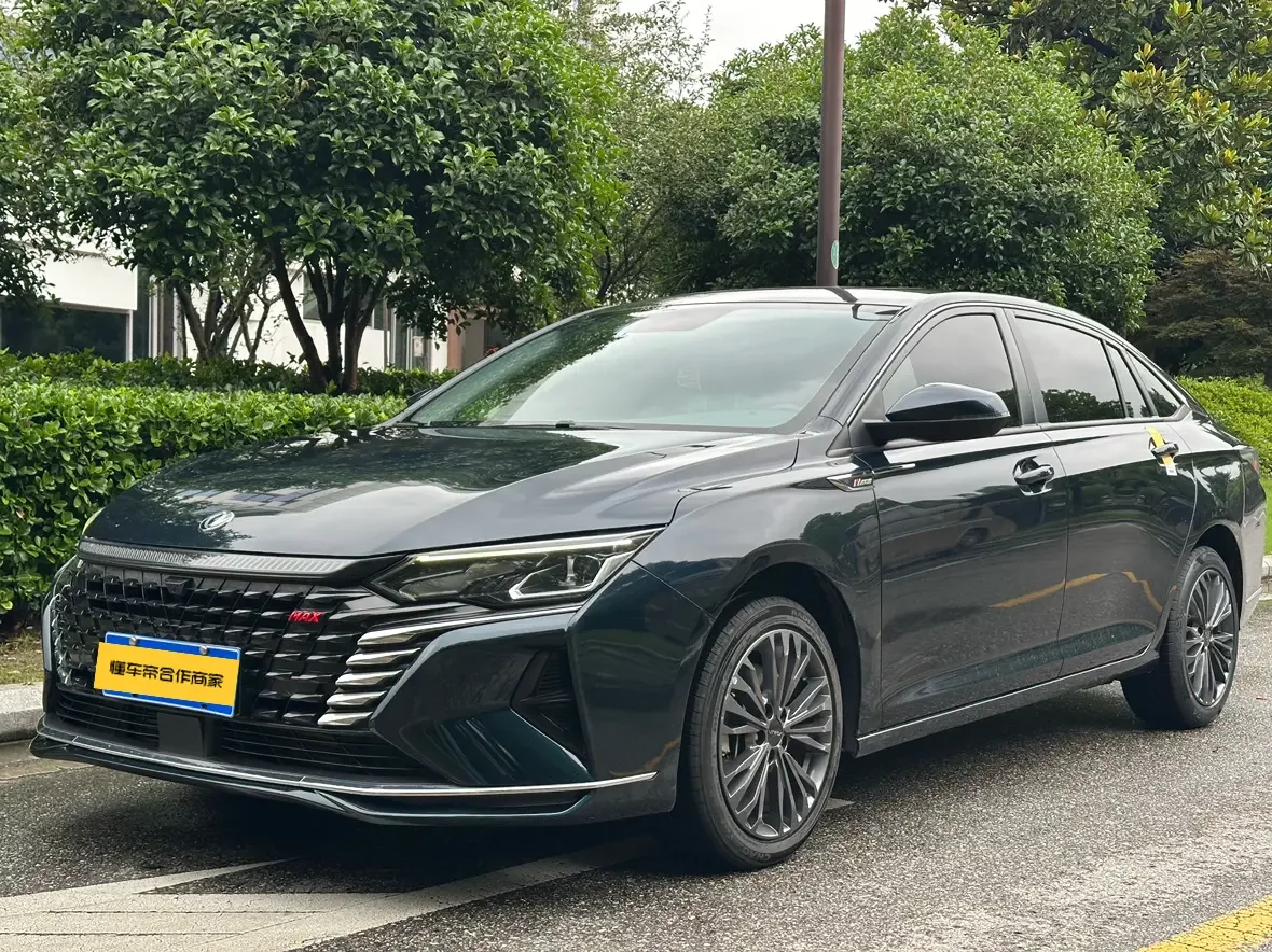 Dongfeng Yixuan MAX  из Китая